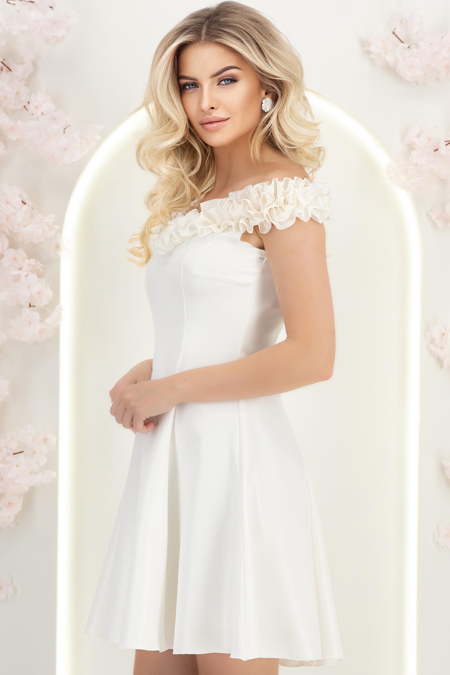 Rochie ivoire cu sclipici scurta in clos cu volanase - StarShinerS 3 - StarShinerS.ro