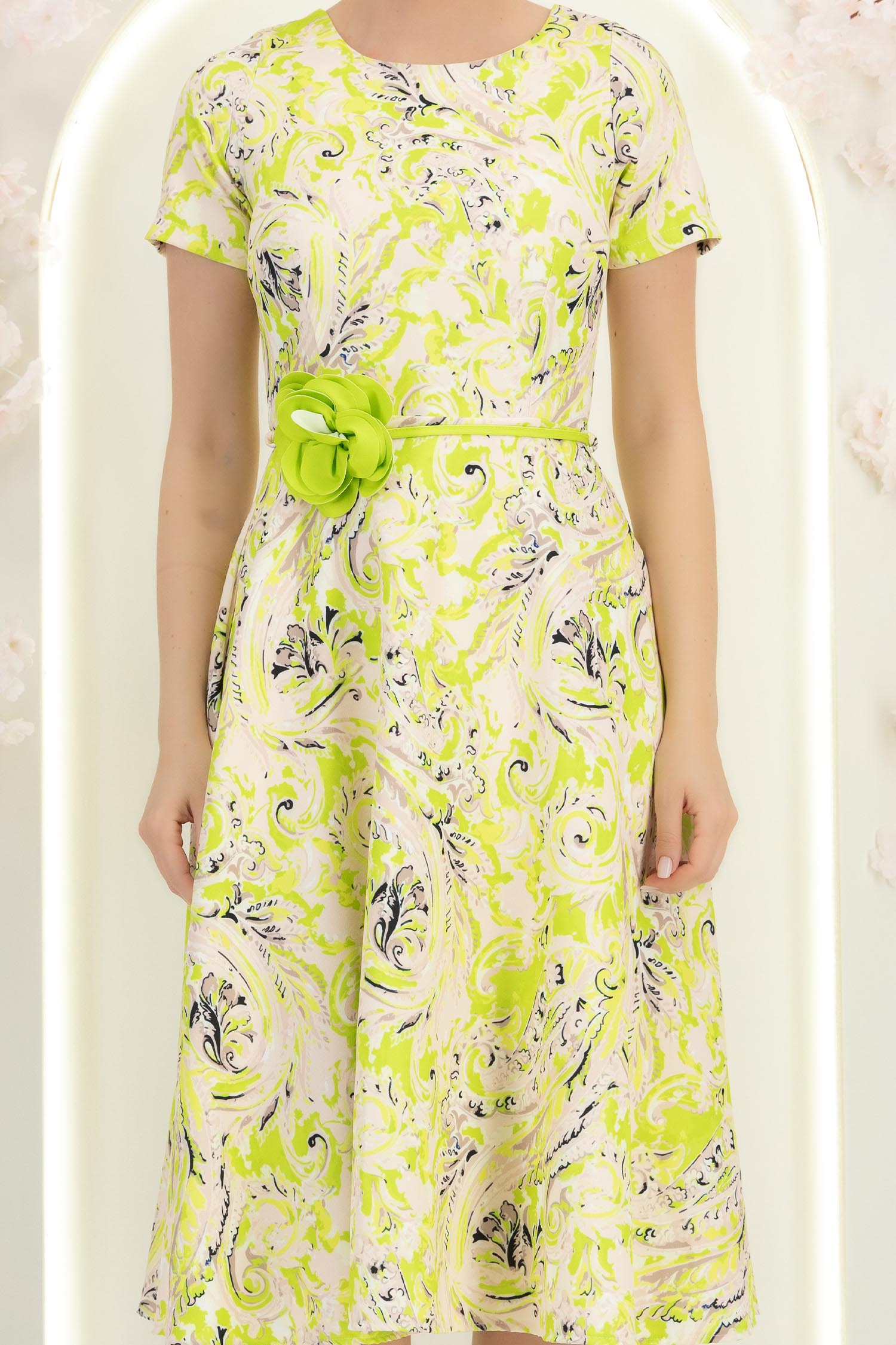 Rochie verde lime midi in clos accesorizata cu cordon si buzunare laterale 5 - StarShinerS.ro
