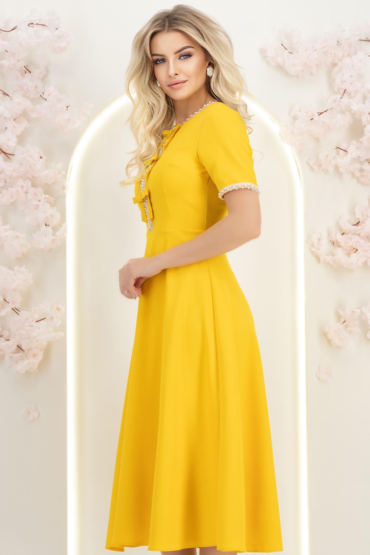 Rochie galbena midi in clos cu fundite,perle si pietre strass - StarShinerS 2 - StarShinerS.ro