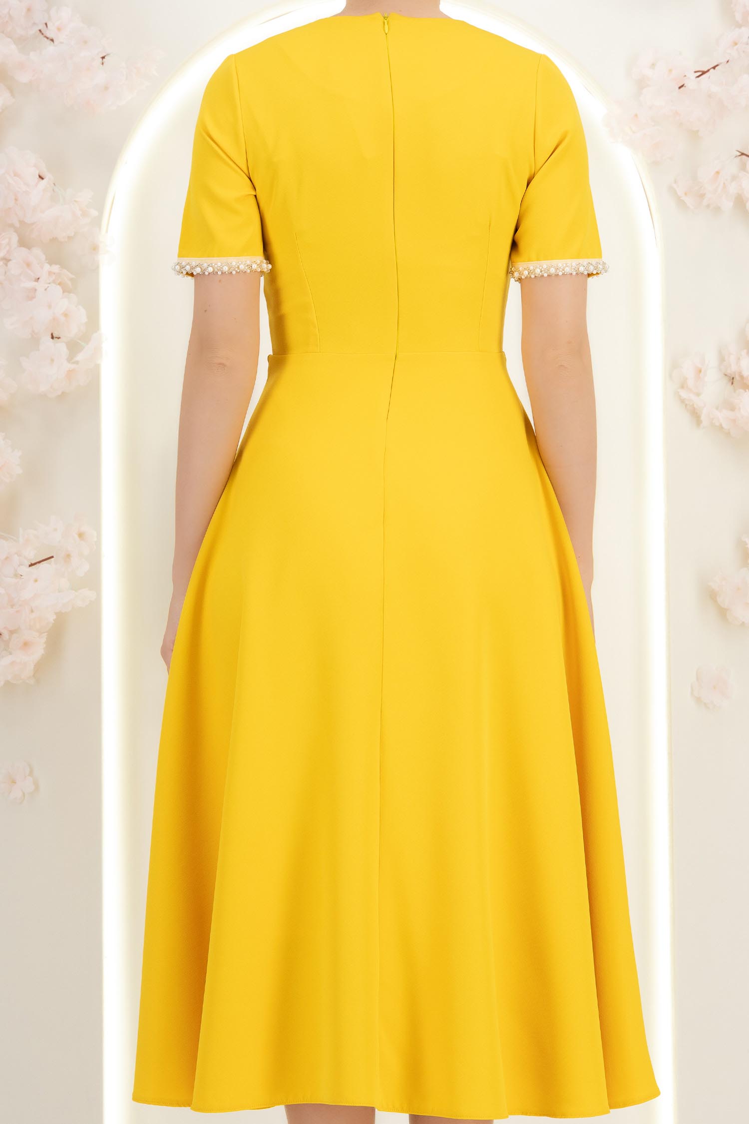 Rochie galbena midi in clos cu fundite,perle si pietre strass - StarShinerS 4 - StarShinerS.ro