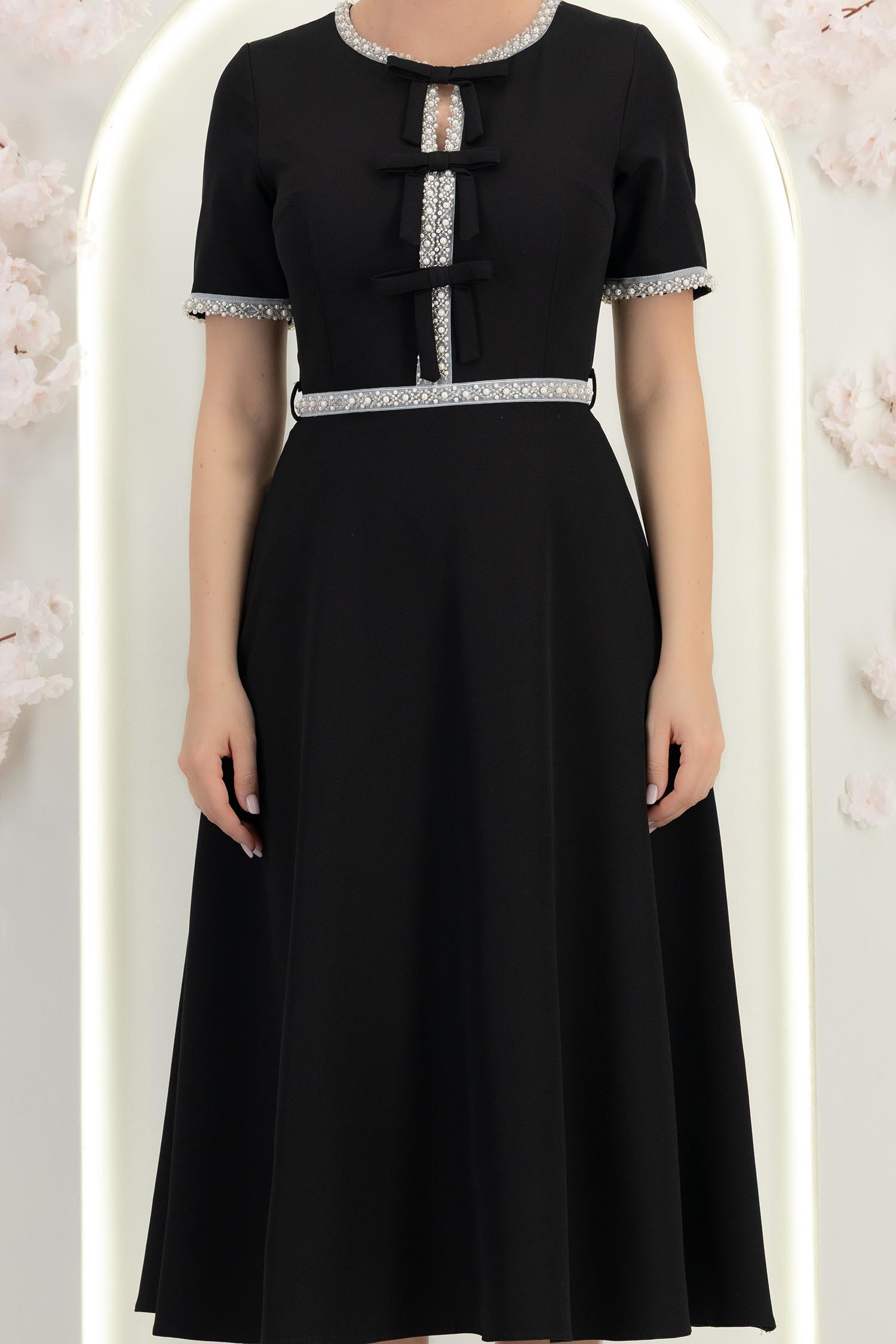 Rochie neagra midi in clos cu perle si cordon detasabil - StarShinerS 5 - StarShinerS.ro