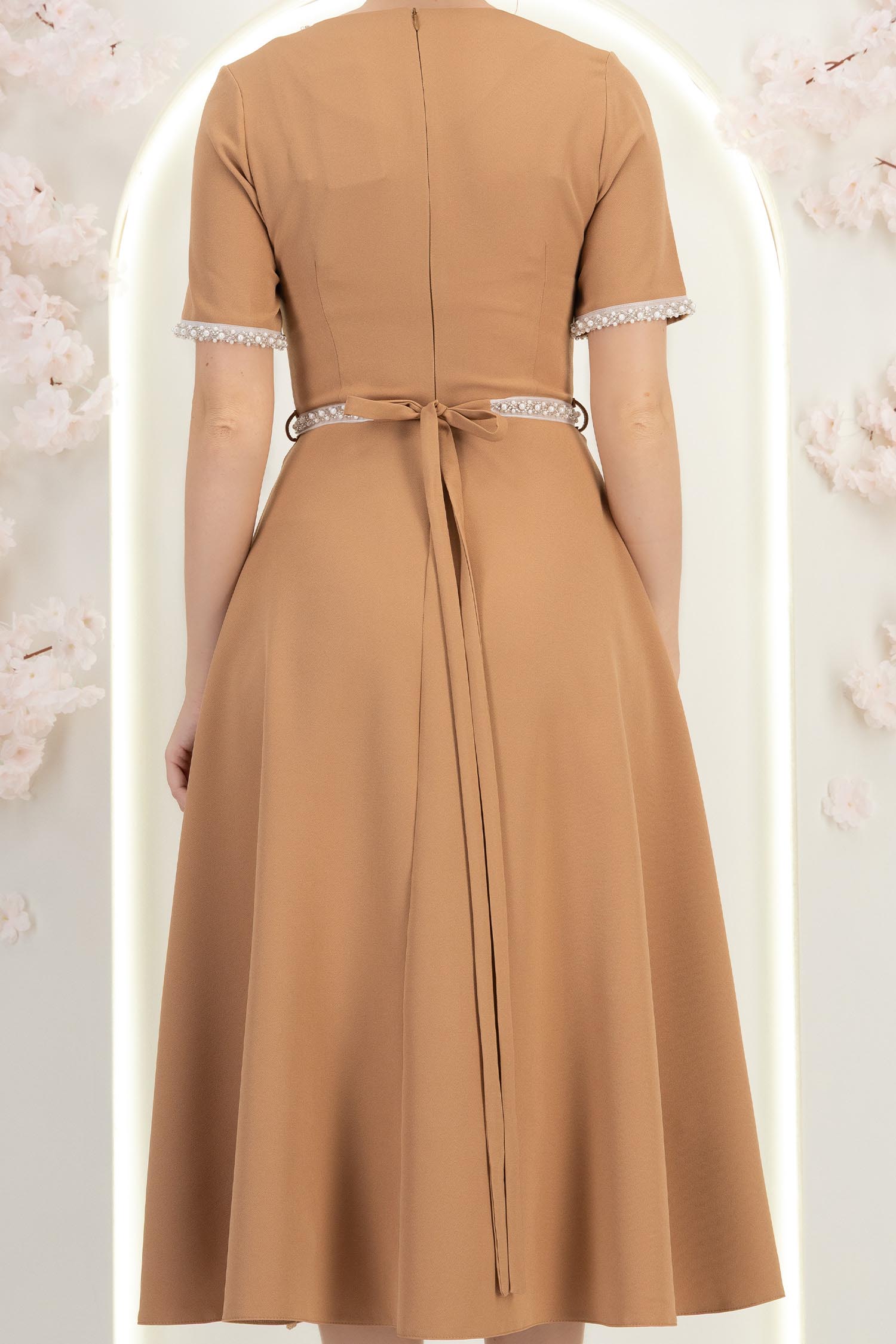 Rochie bej midi in clos cu perle si cordon detasabil - StarShinerS 6 - StarShinerS.ro