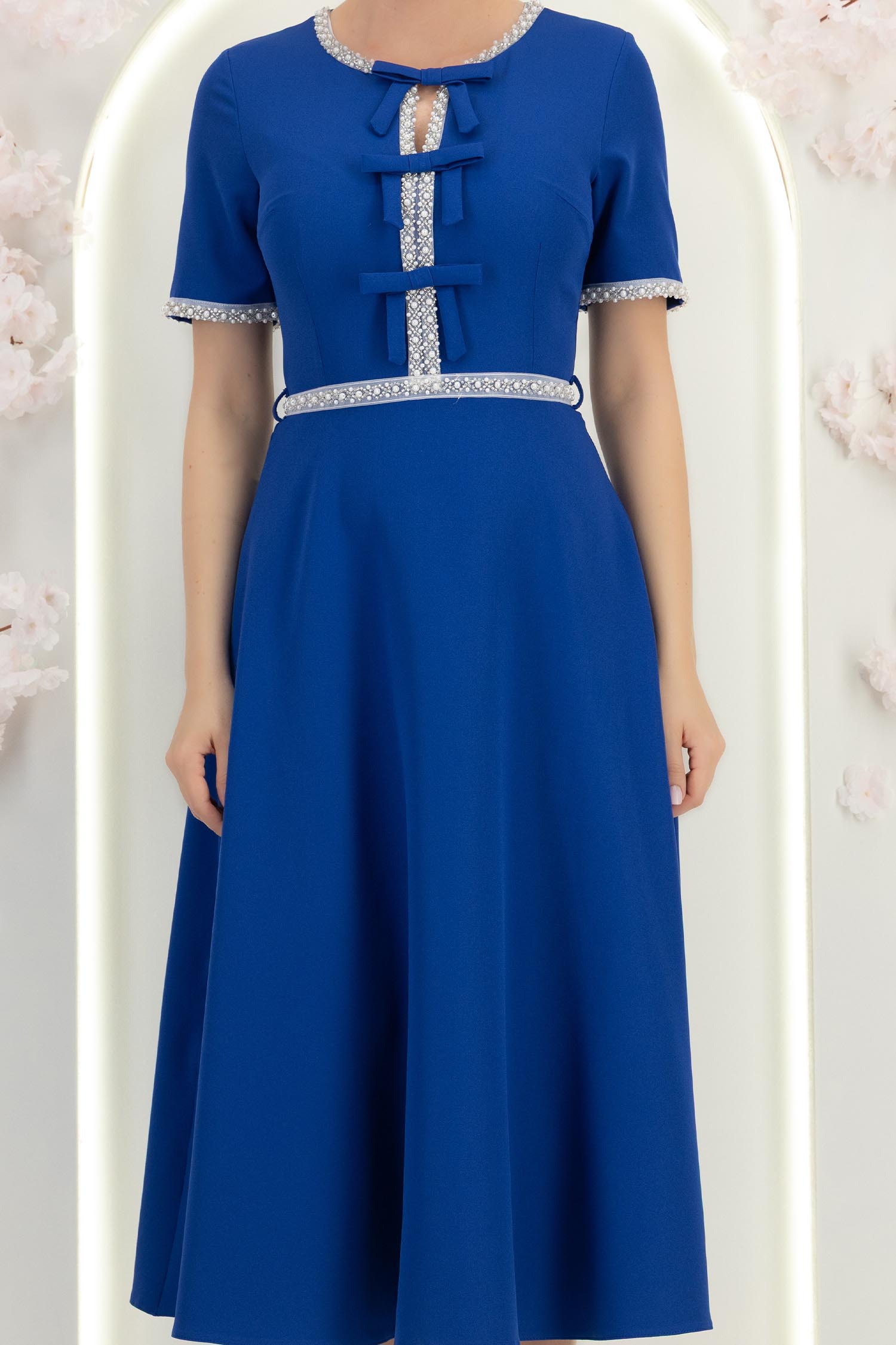 Rochie albastra midi in clos cu perle si cordon detasabil - StarShinerS 5 - StarShinerS.ro