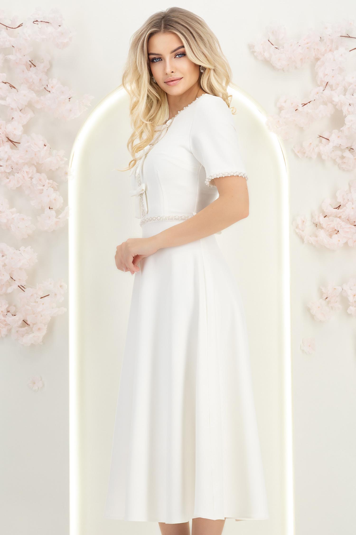Rochie alba midi in clos cu perle si cordon detasabil - StarShinerS 2 - StarShinerS.ro