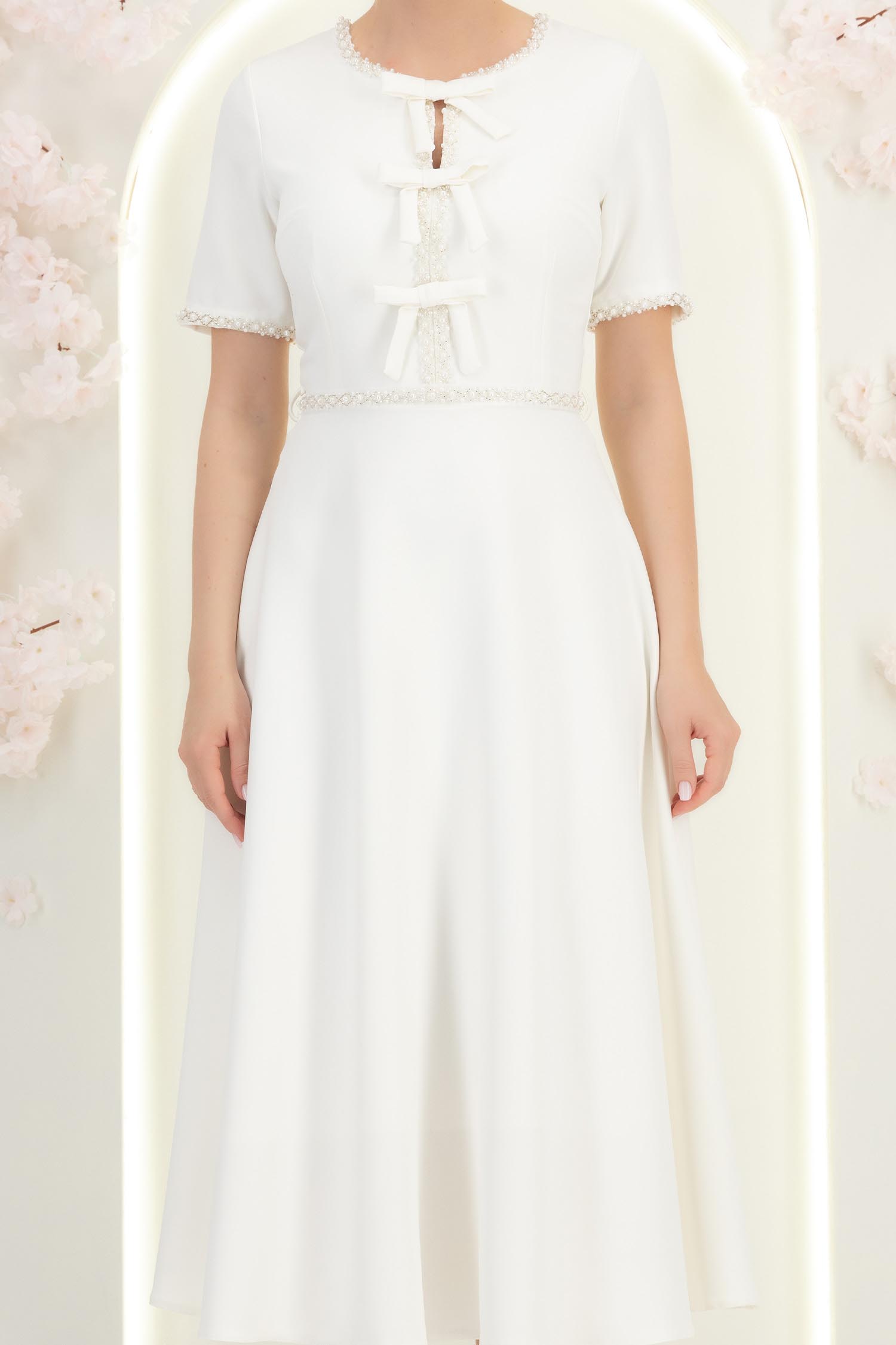 Rochie alba midi in clos cu perle si cordon detasabil - StarShinerS 5 - StarShinerS.ro