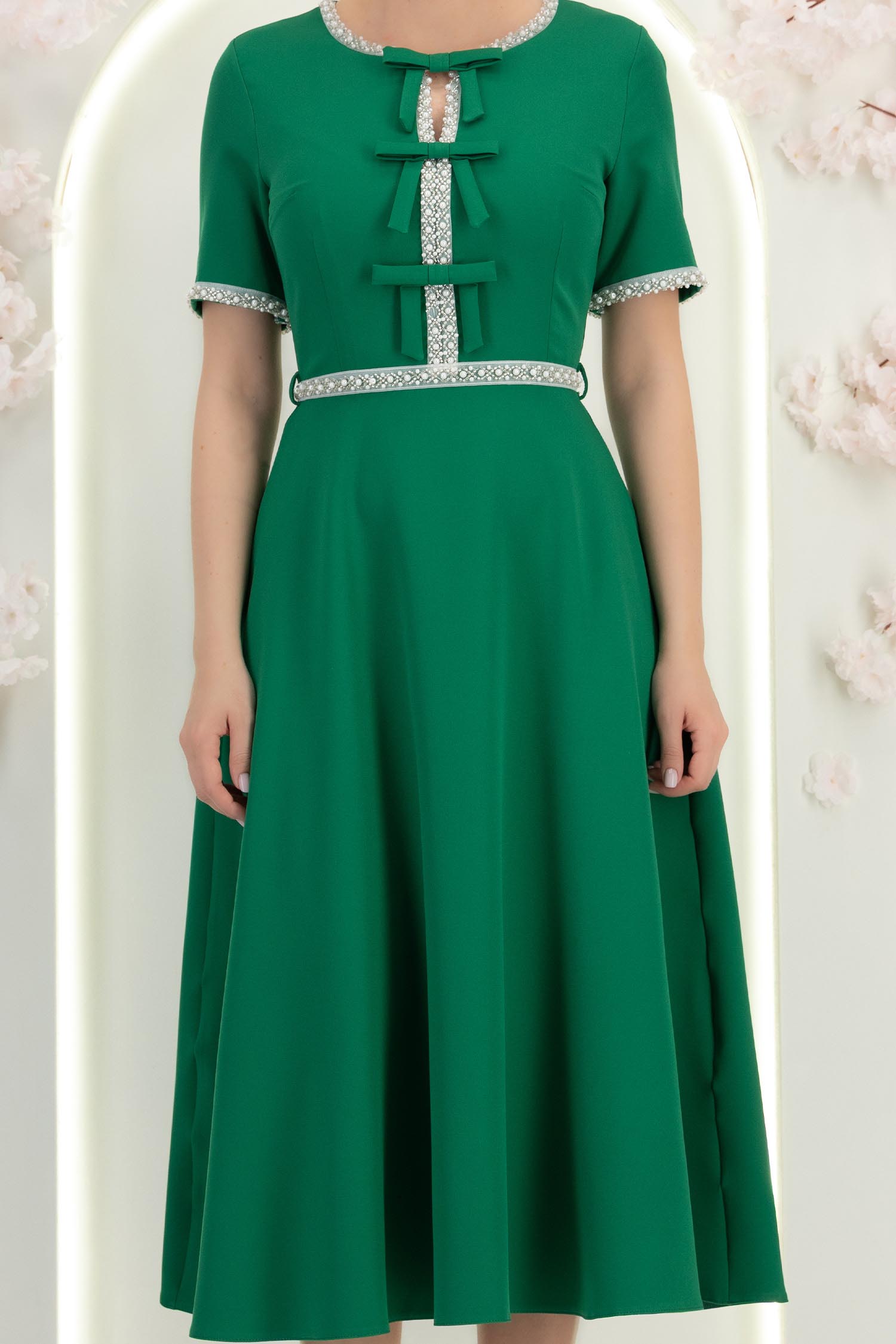 Rochie verde midi in clos cu perle si cordon detasabil - StarShinerS 3 - StarShinerS.ro