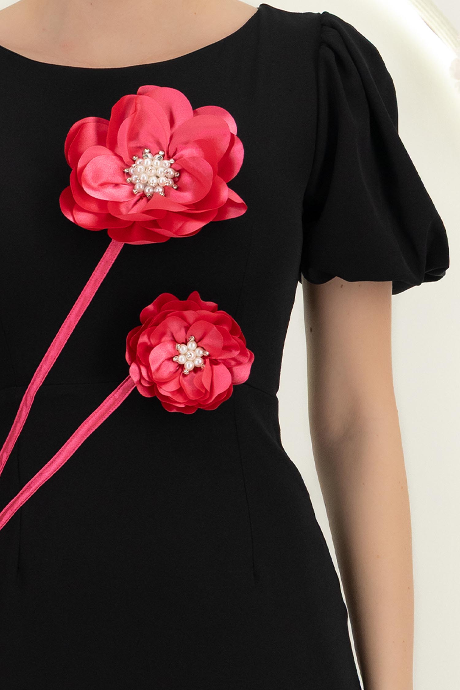 Rochie neagra midi tip creion cu brose florale 3D - StarShinerS 5 - StarShinerS.ro