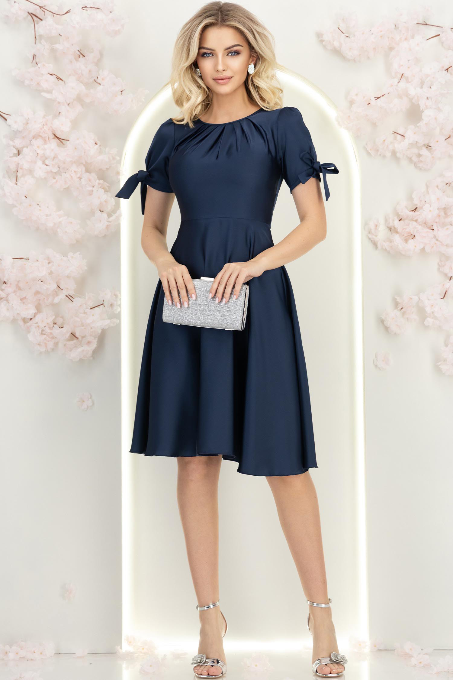 Rochie din satin bleumarin până la genunchi in clos cu fundite- StarShinerS 4 - StarShinerS.ro