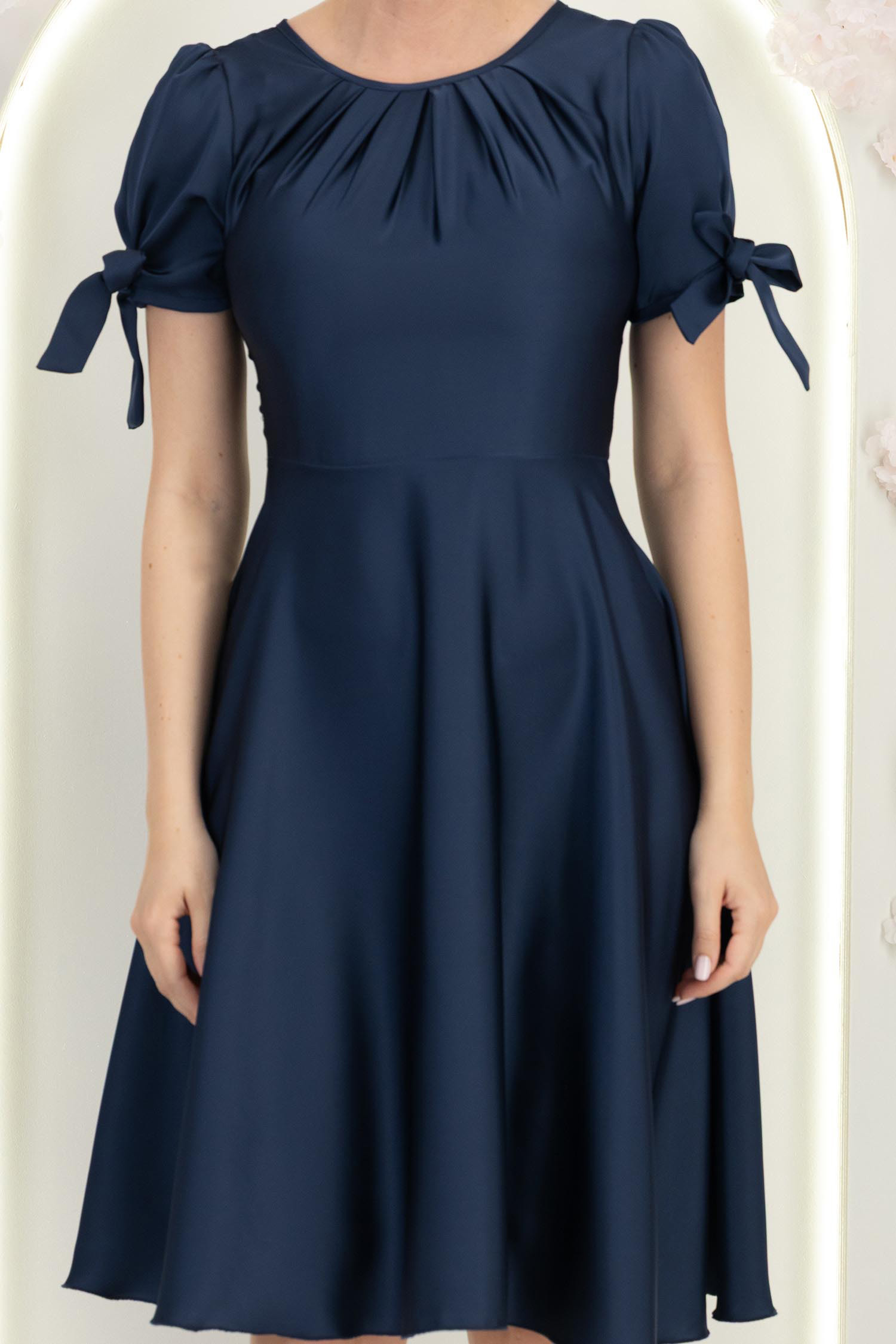 Rochie din satin bleumarin până la genunchi in clos cu fundite- StarShinerS 6 - StarShinerS.ro