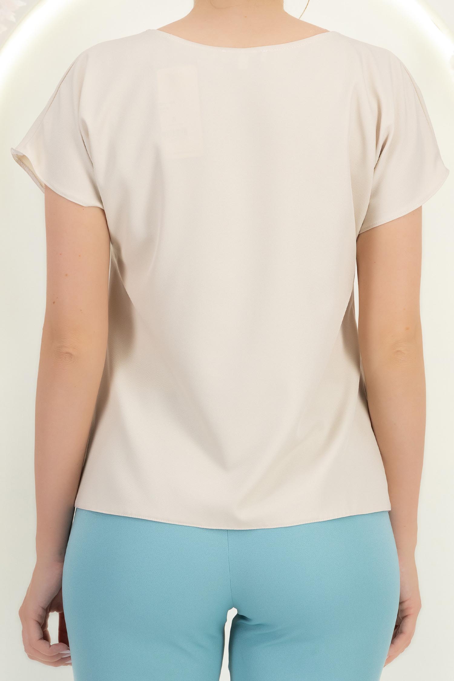 Bluza dama din viscoza crem cu maneca scurta si croi larg 6 - StarShinerS.ro