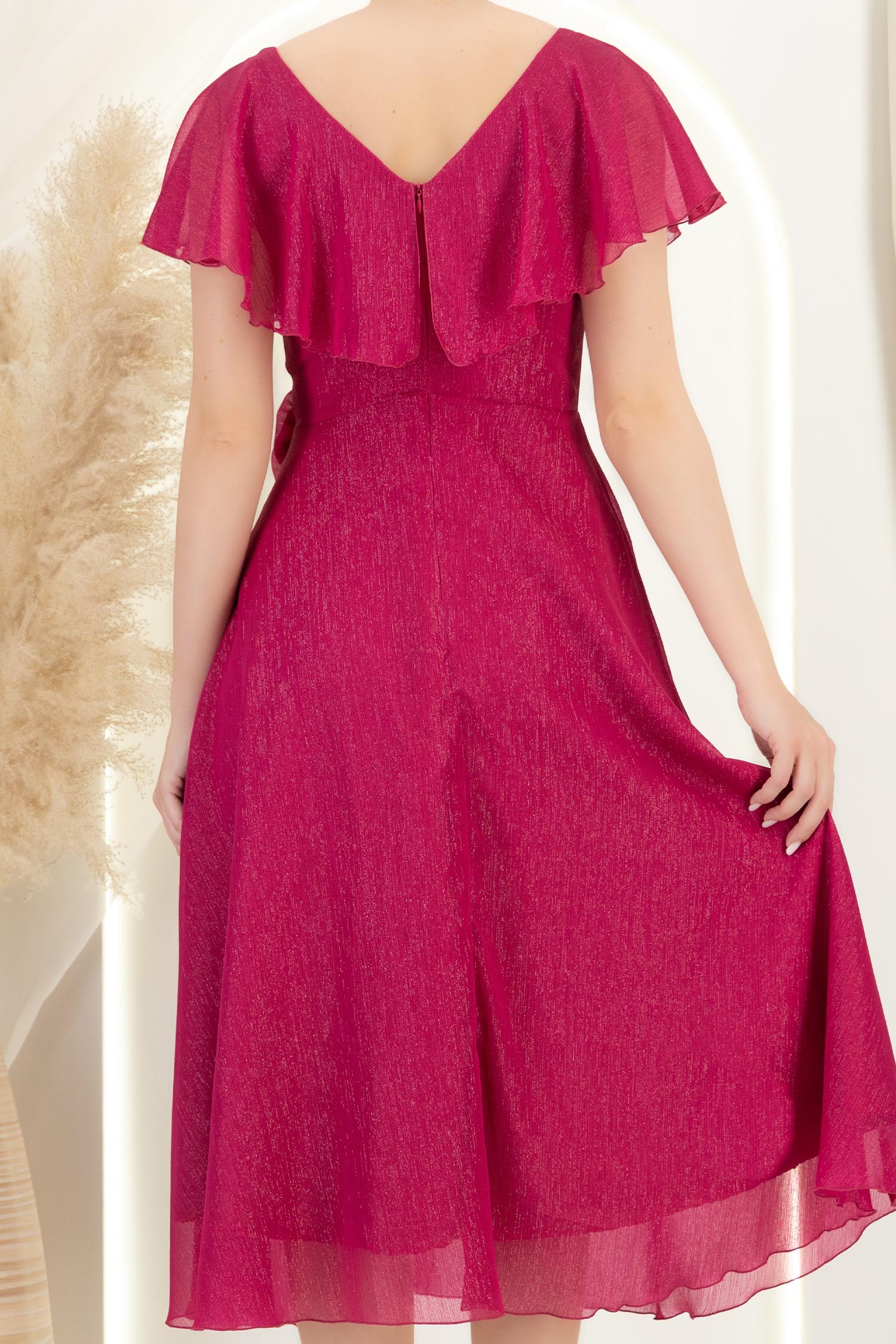 Rochie din voal si fir lame zmeura midi in clos cu brosa - StarShinerS 5 - StarShinerS.ro