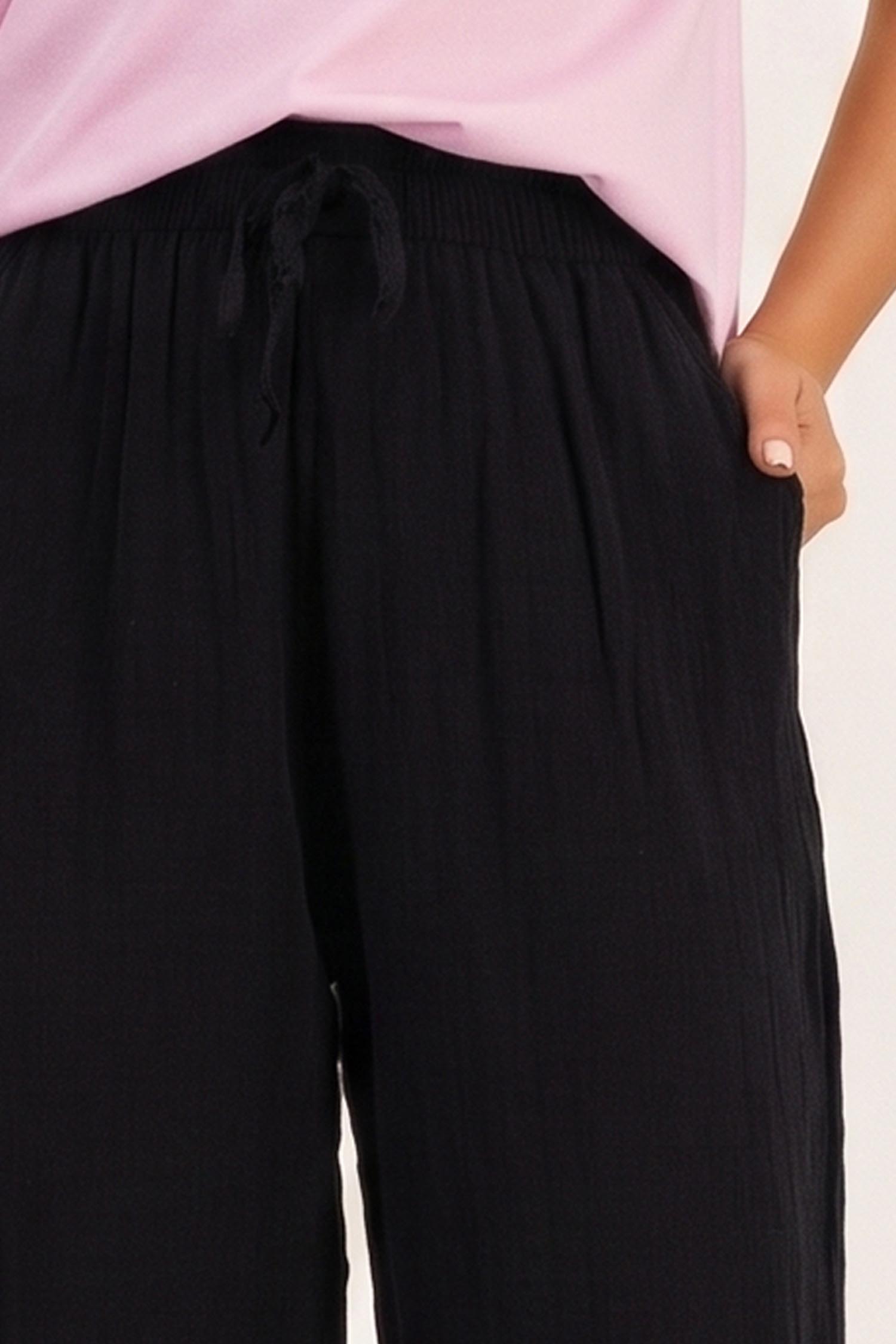 Pantaloni din bumbac negri trei sferturi cu croi larg si buzunare laterale 5 - StarShinerS.ro