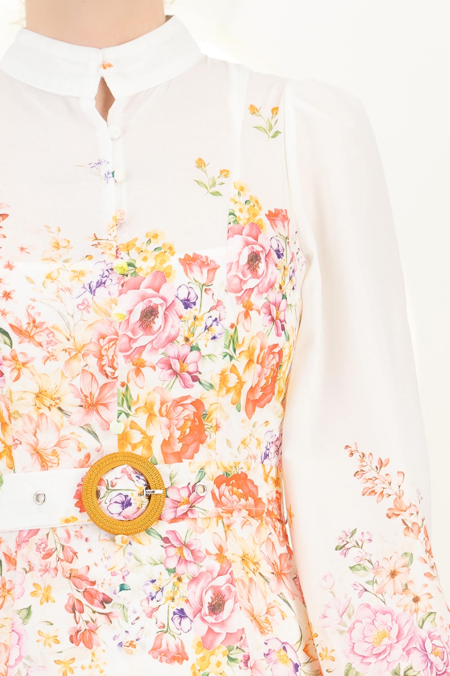 Rochie din bumbac alba scurta in clos cu imprimeu floral si curea 4 - StarShinerS.ro