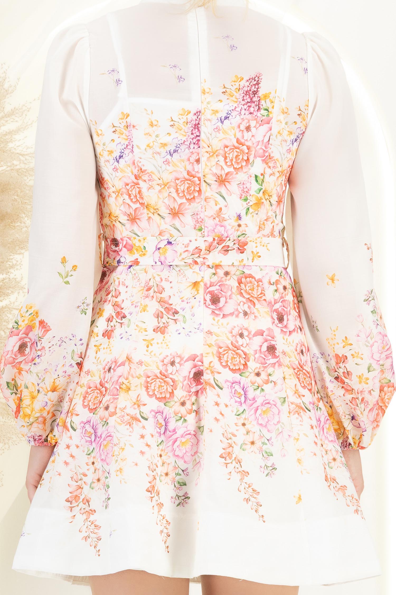 Rochie din bumbac alba scurta in clos cu imprimeu floral si curea 6 - StarShinerS.ro