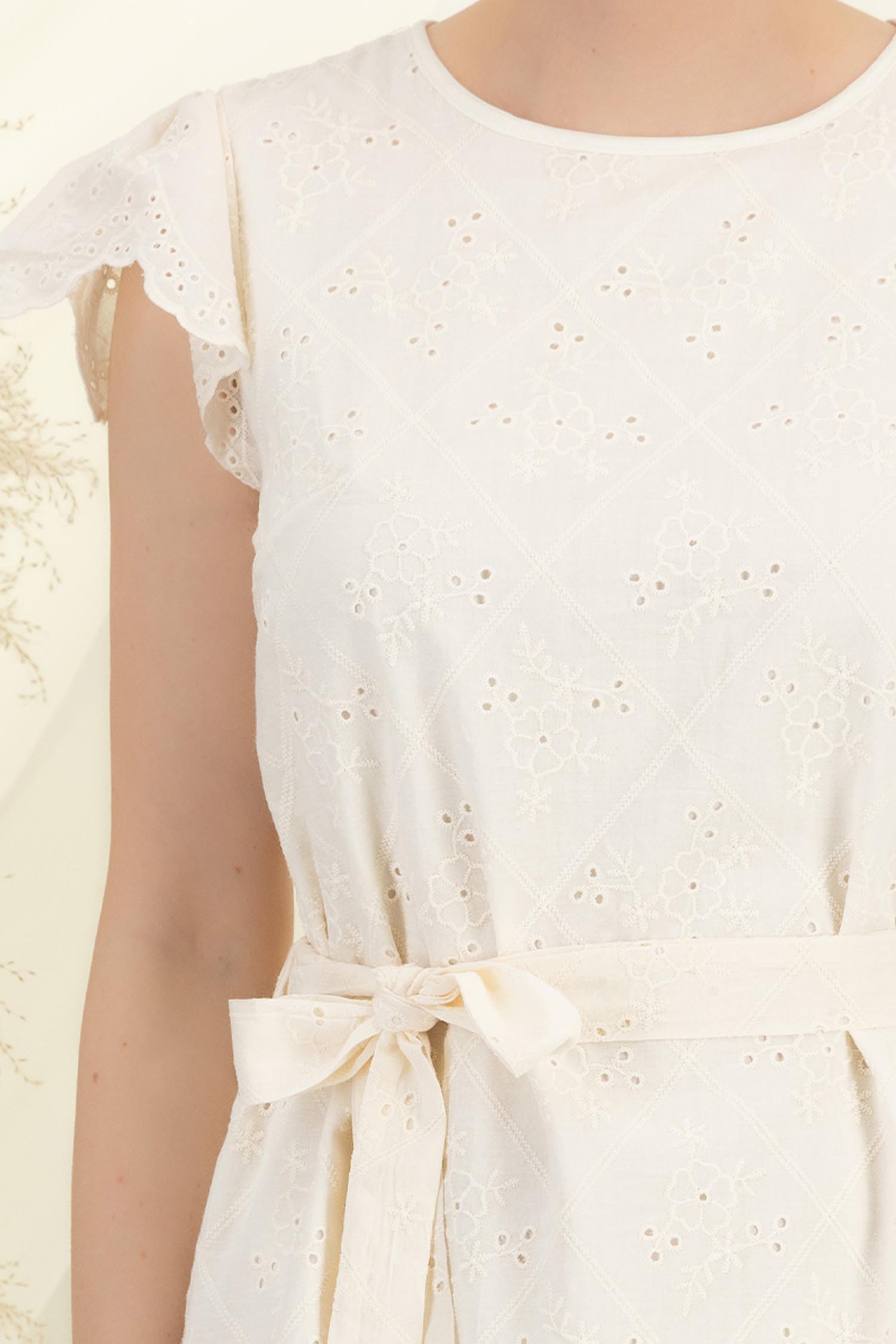 Rochie din ghipură crem scurta cu croi larg si cordon in talie 4 - StarShinerS.ro