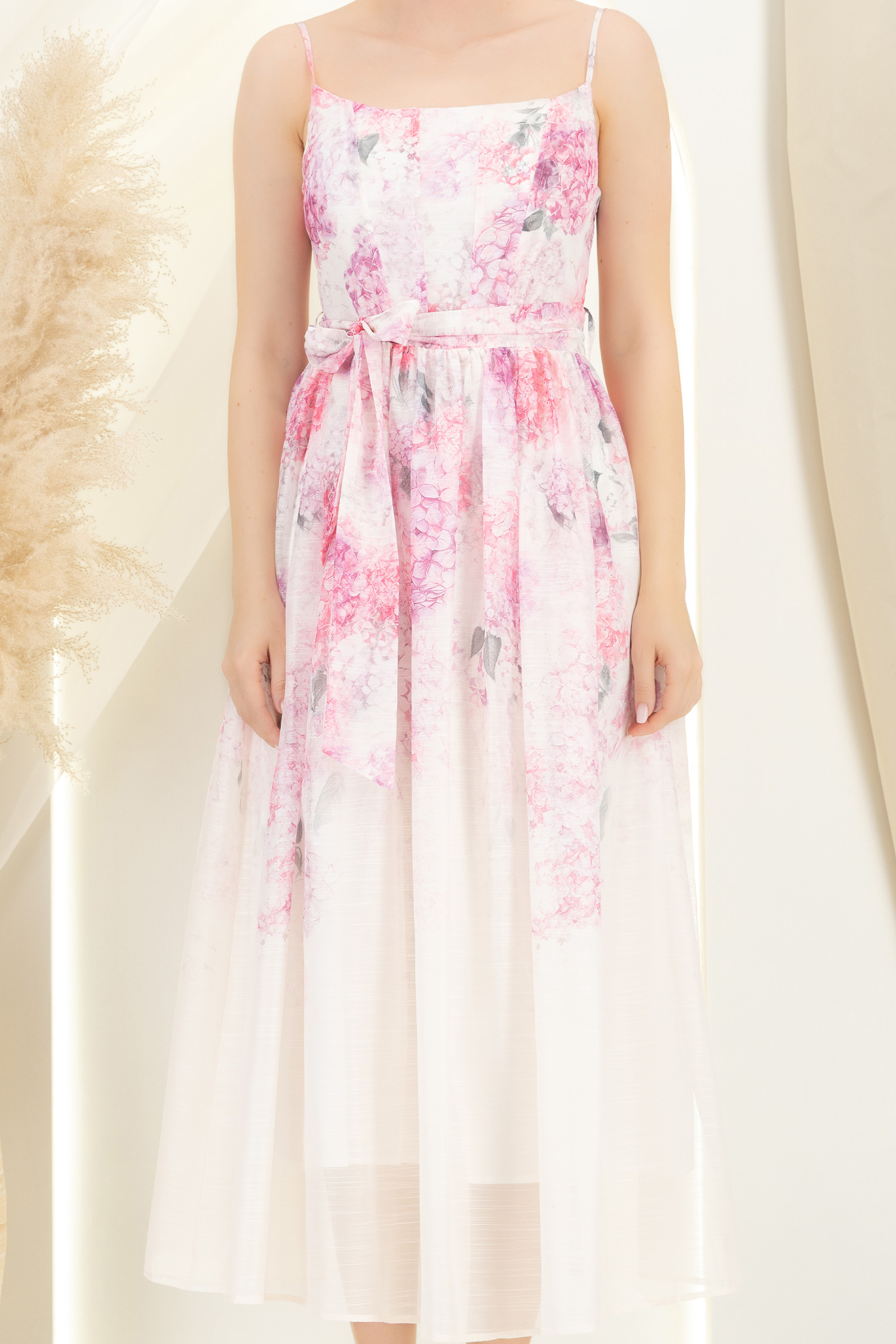 Rochie din material fin la atingere roz imprimata midi in clos cu cordon 5 - StarShinerS.ro