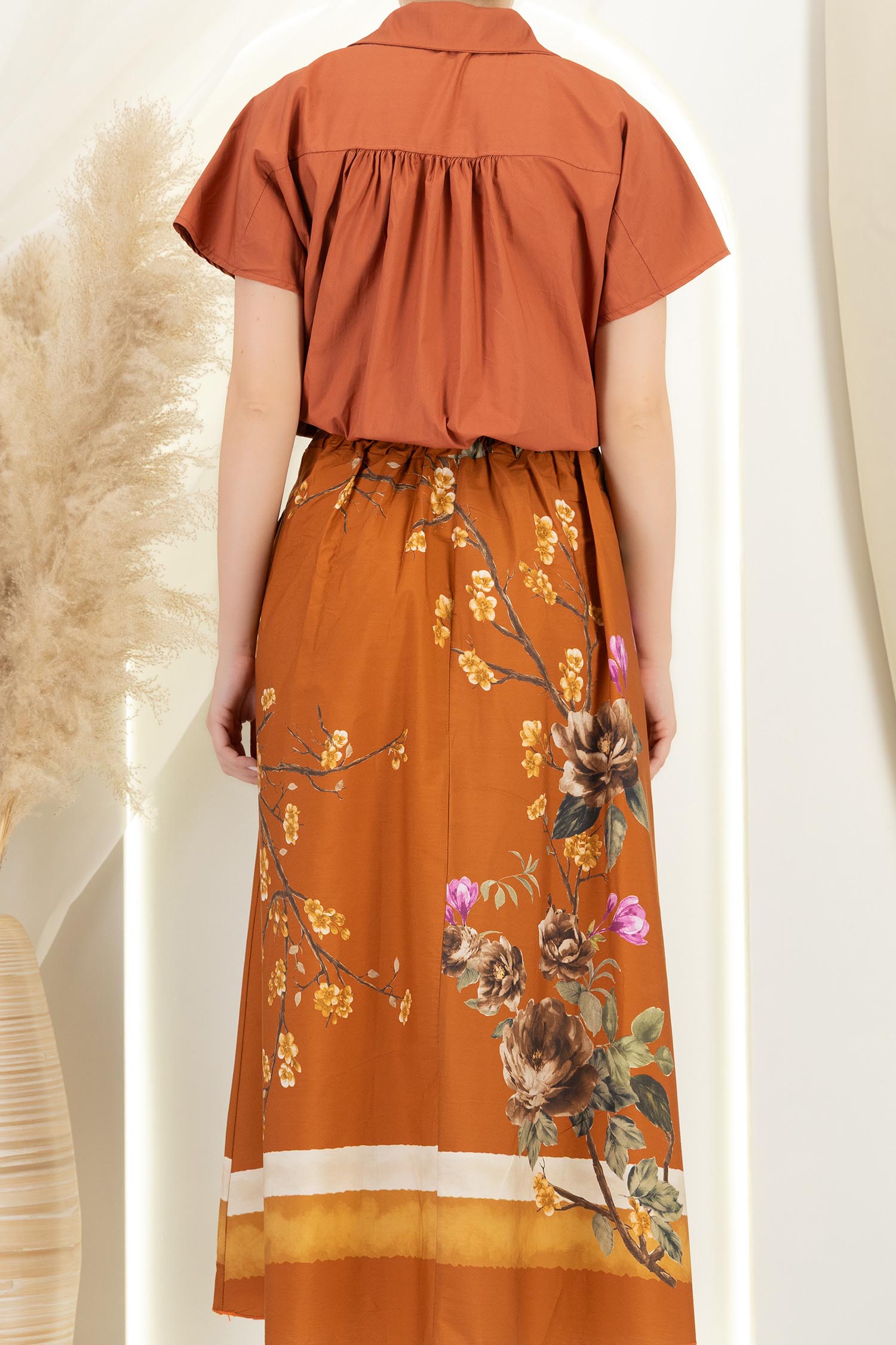 Compleu din bumbac caramiziu midi cu un croi larg si imprimeu floral 5 - StarShinerS.ro