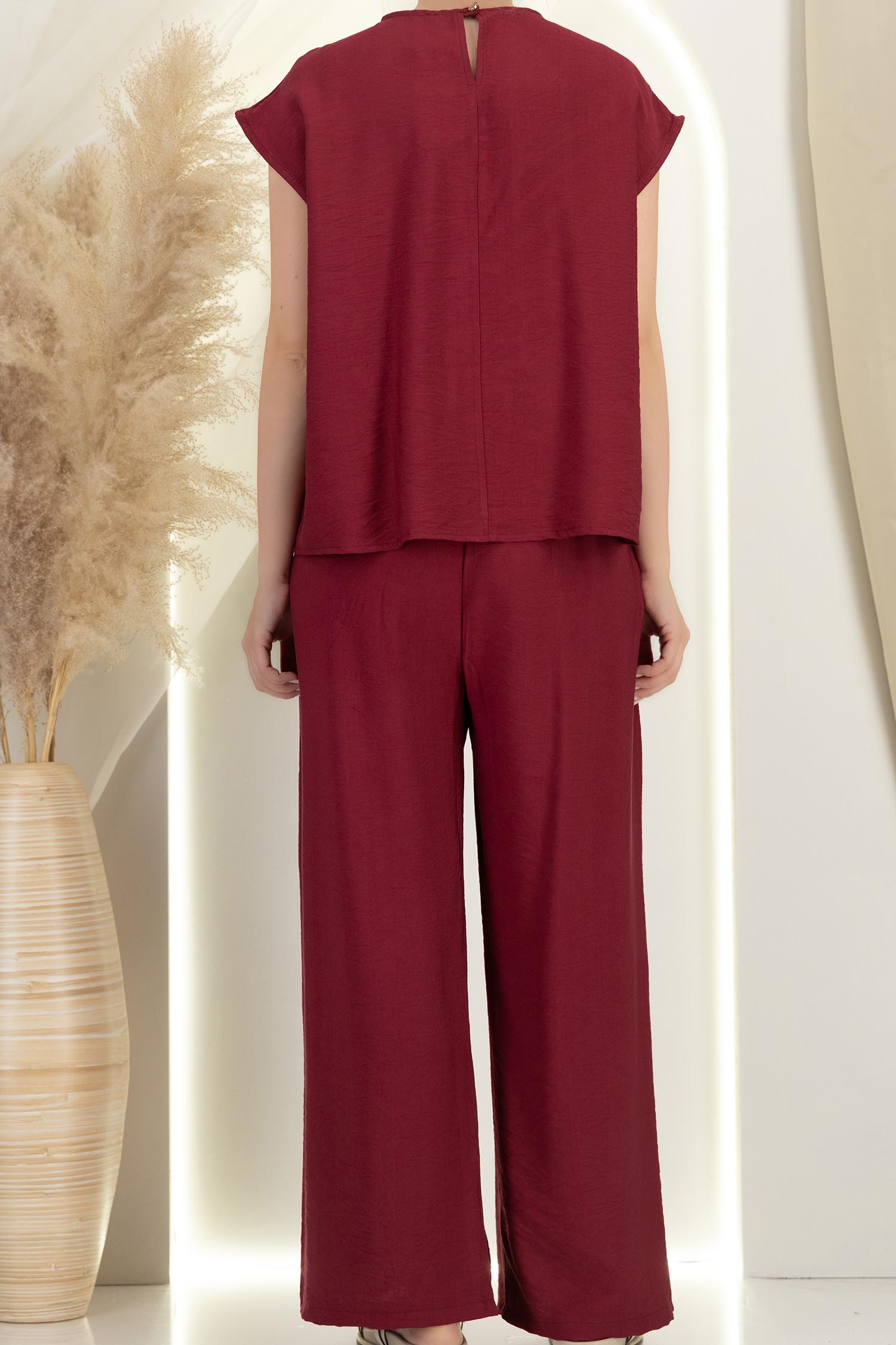 Compleu din viscoza visiniu cu croi larg si aplicatii in zona decolteului 5 - StarShinerS.ro