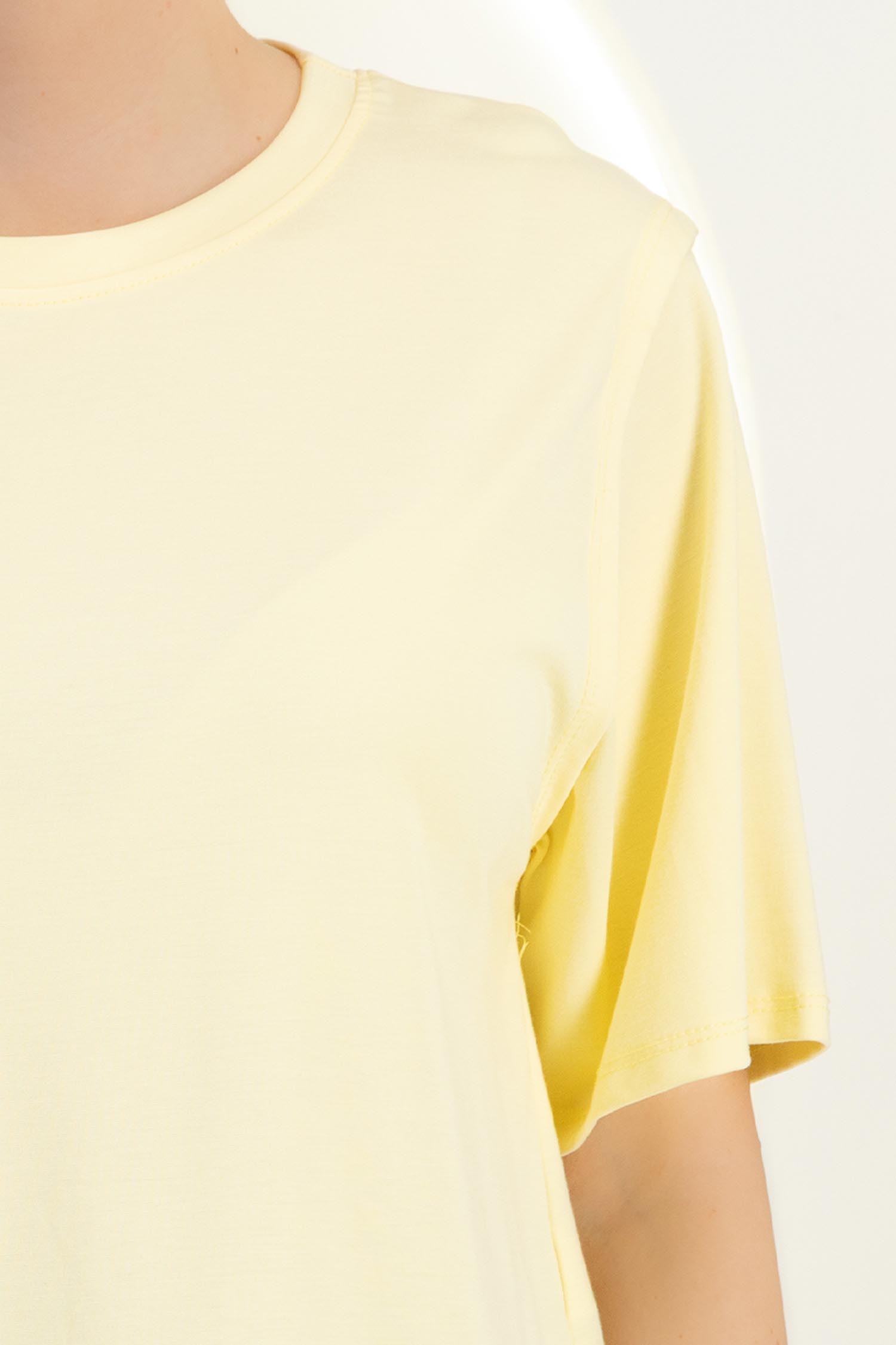 Tricou din viscoza galben cu un croi larg si decolteu rotunjit 4 - StarShinerS.ro