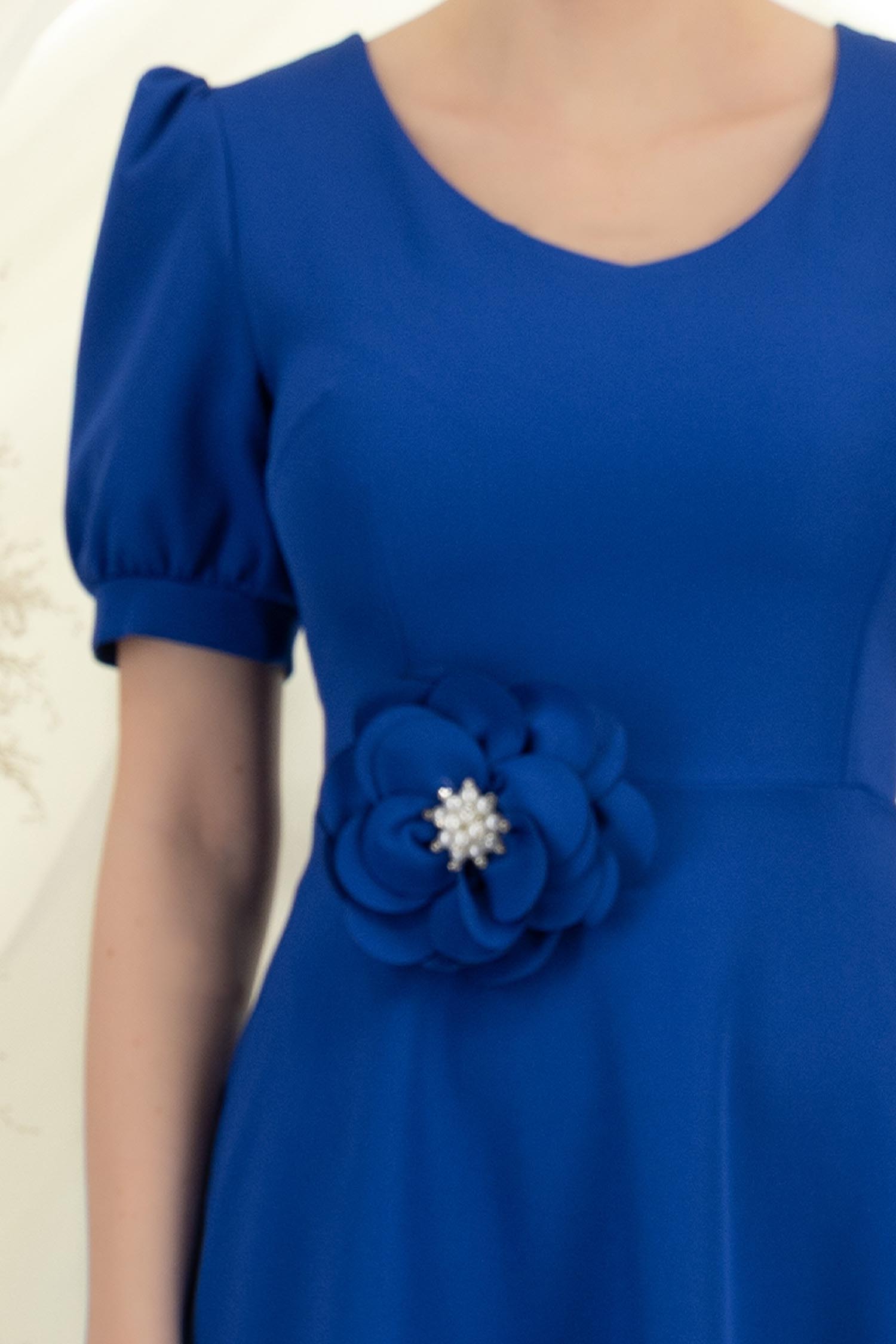 Rochie albastra midi in clos cu brosa florala si buzunare - StarShinerS 4 - StarShinerS.ro