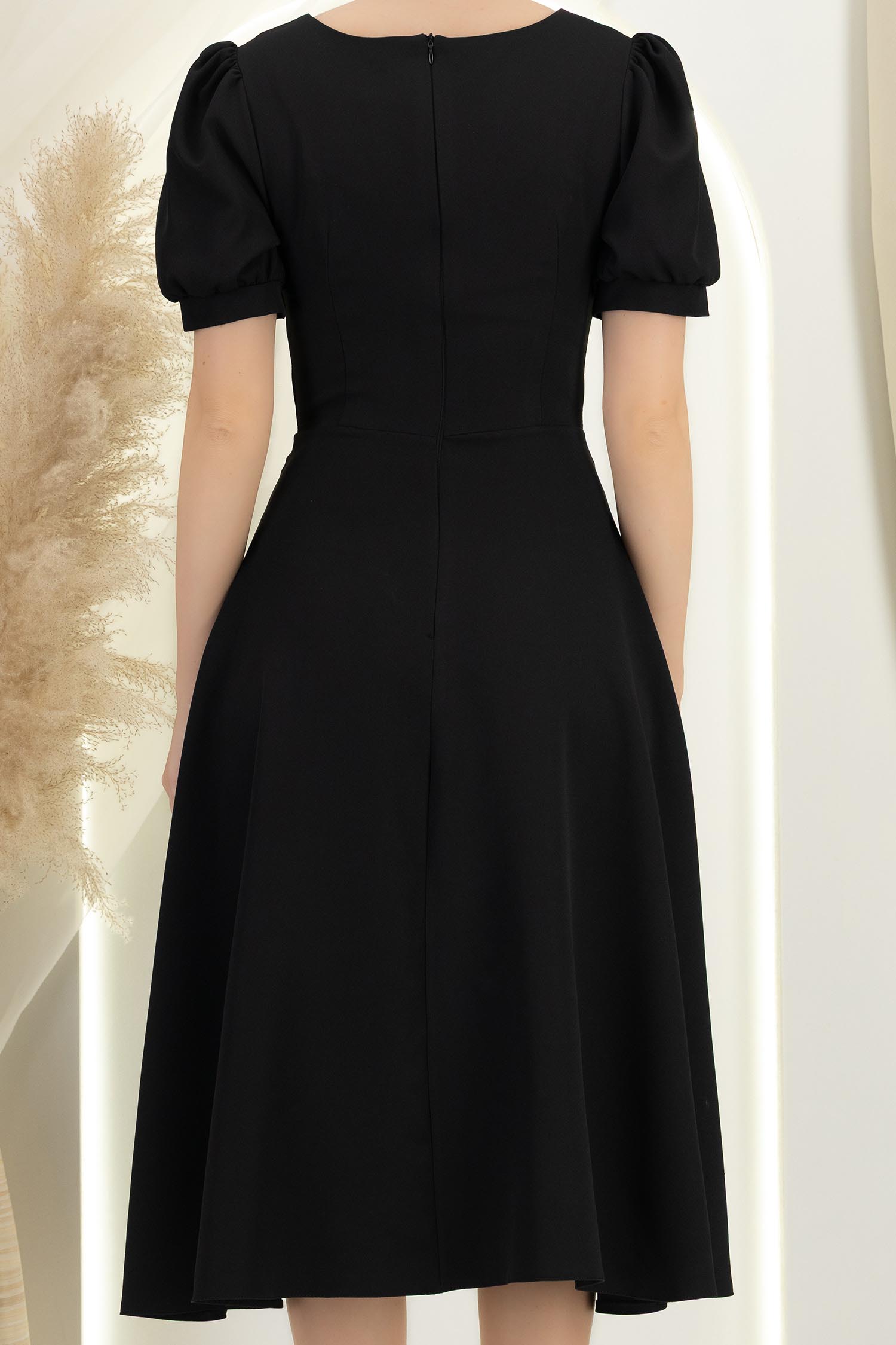 Rochie neagra midi in clos cu brosa florala si buzunare - StarShinerS 6 - StarShinerS.ro