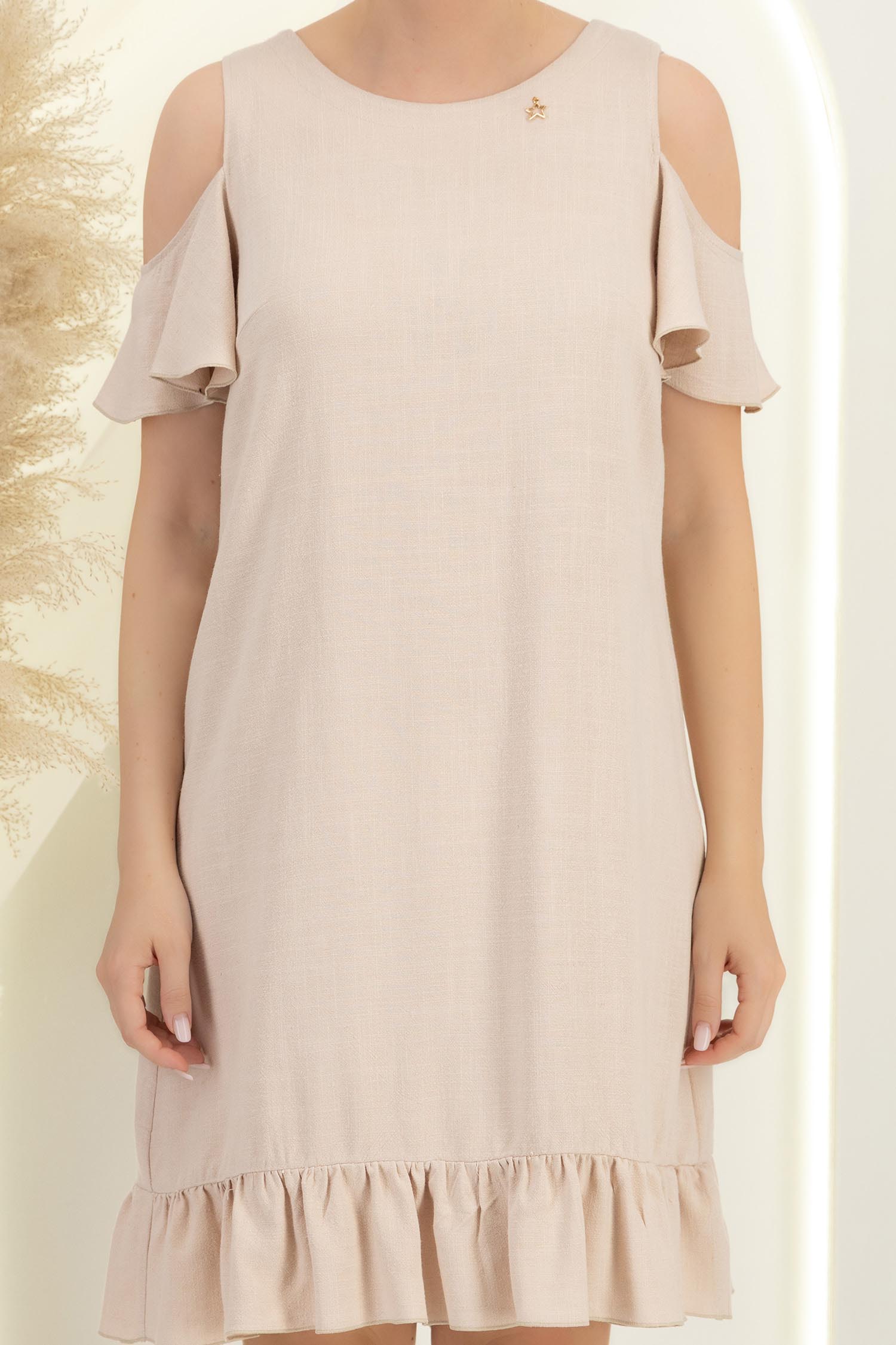 Rochie din viscoza si in bej scurta cu croi larg si umeri decupati - StarShinerS 3 - StarShinerS.ro