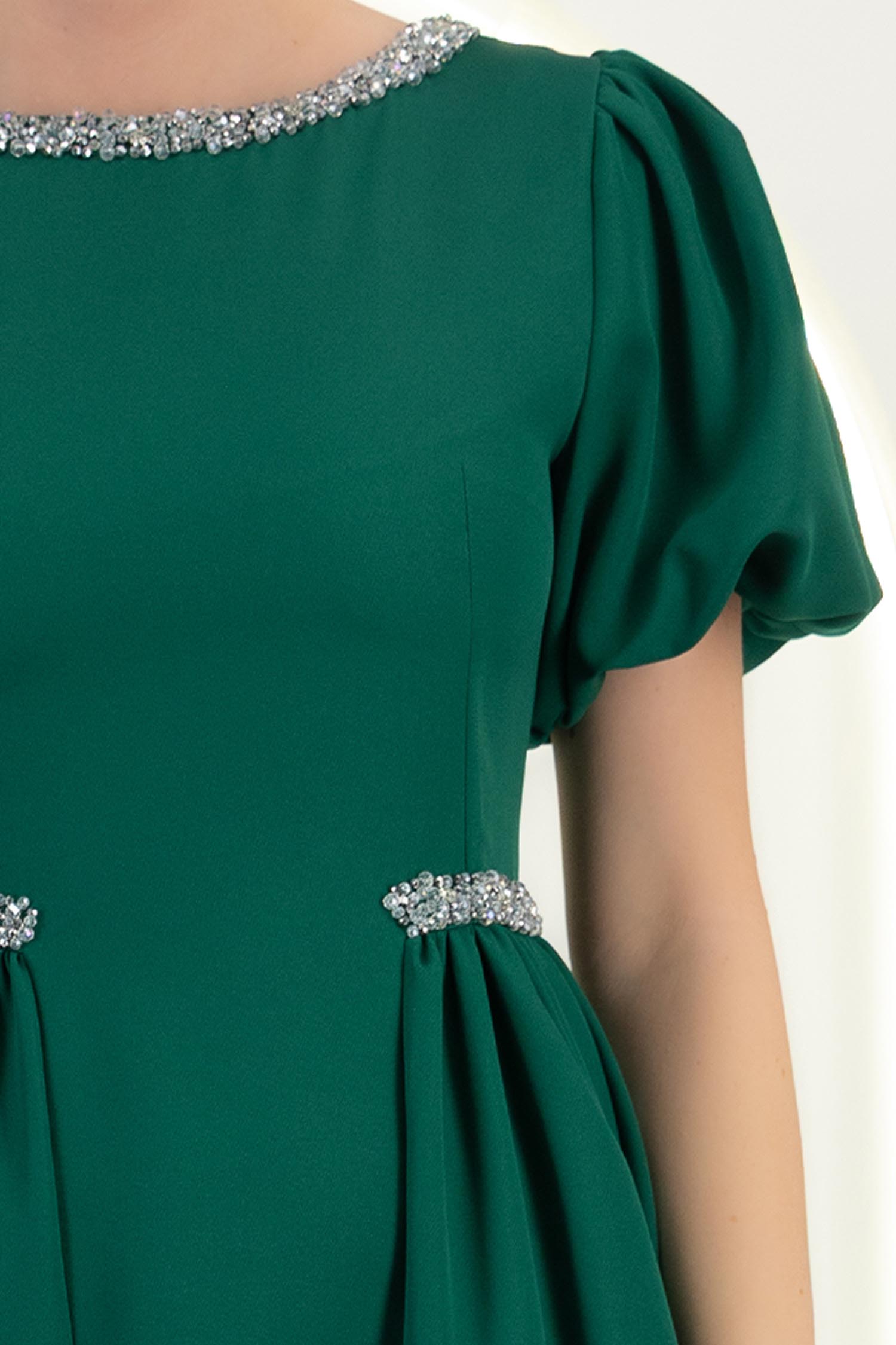 Rochie verde midi in clos cu aplicatii stralucitoare - StarShinerS 4 - StarShinerS.ro