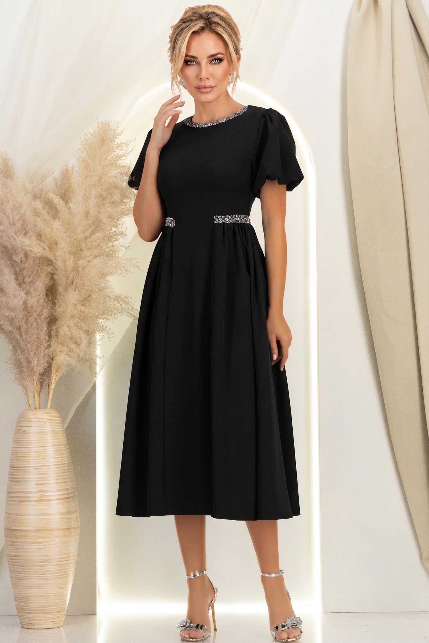 Rochie neagra midi in clos cu aplicatii stralucitoare - StarShinerS 2 - StarShinerS.ro