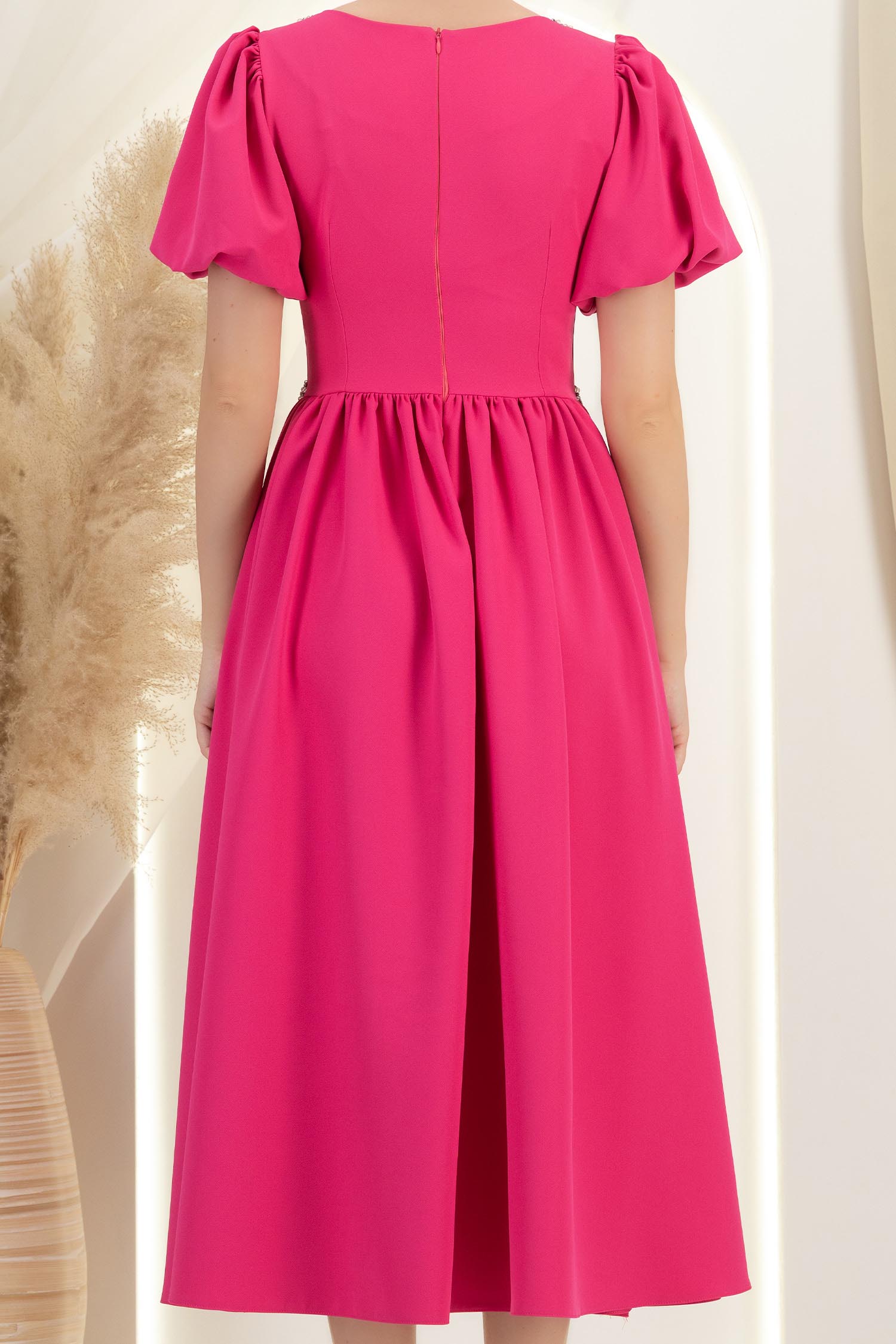 Rochie fuchsia midi in clos cu aplicatii stralucitoare - StarShinerS 6 - StarShinerS.ro