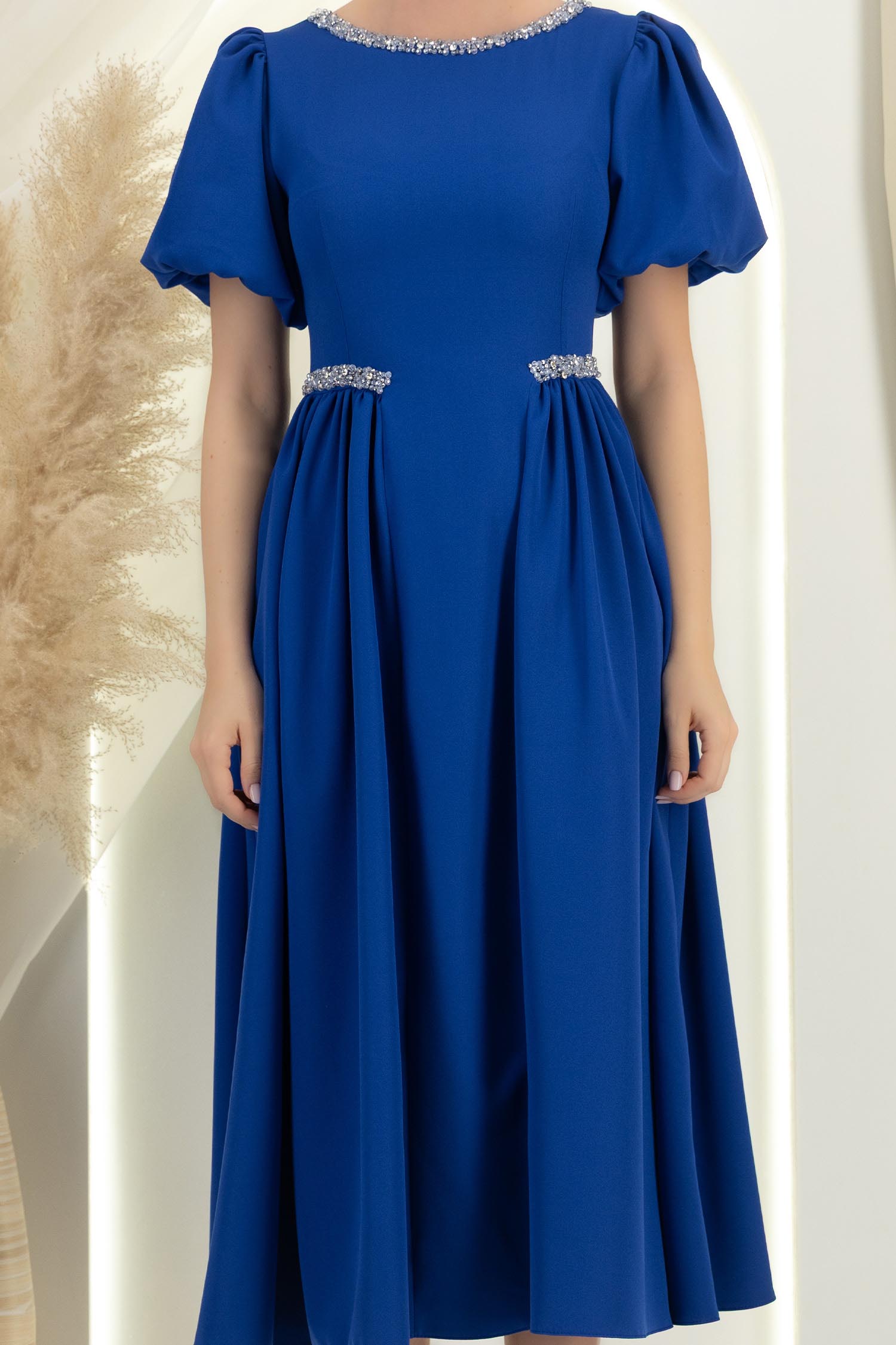 Rochie albastra midi in clos cu aplicatii stralucitoare - StarShinerS 5 - StarShinerS.ro