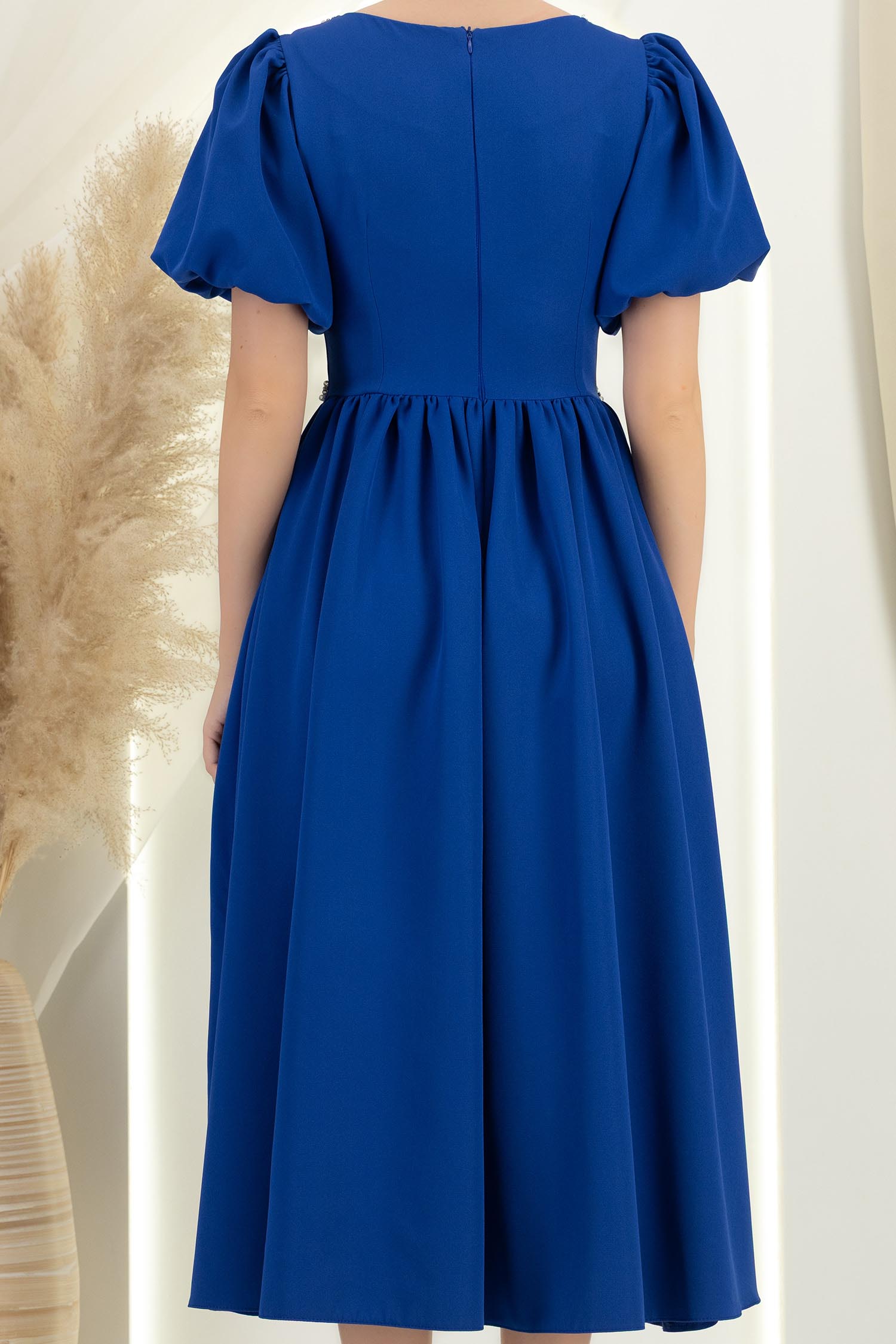 Rochie albastra midi in clos cu aplicatii stralucitoare - StarShinerS 6 - StarShinerS.ro