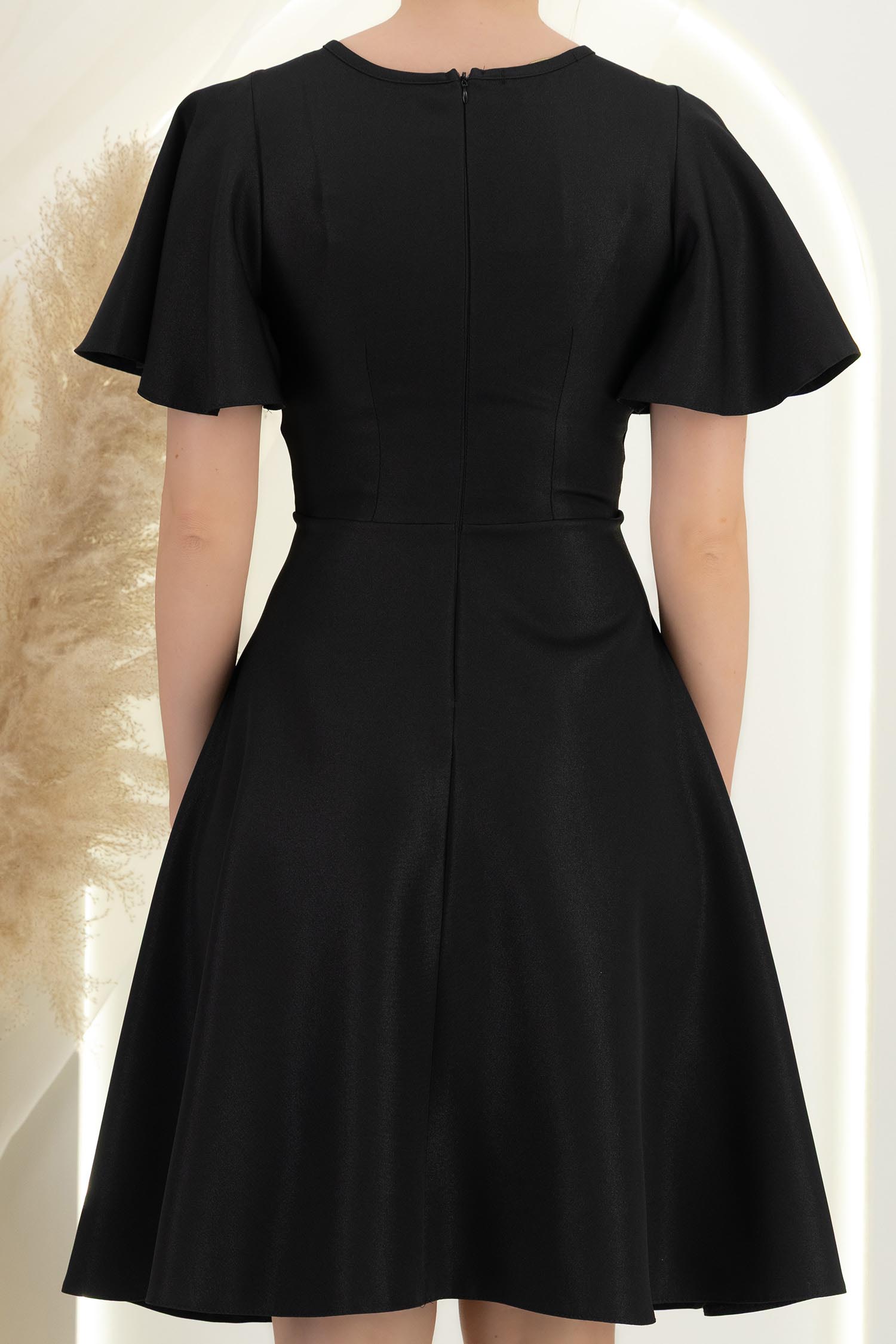 Rochie neagra cu sclipici midi in clos cu mâneci tip fluture - StarShinerS 5 - StarShinerS.ro
