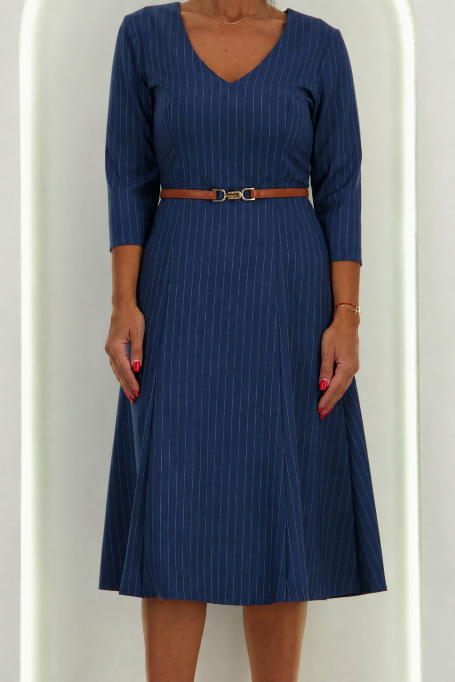 Rochie bleumarin midi in clos cu dungi si accesoriu tip curea- StarShinerS 3 - StarShinerS.ro