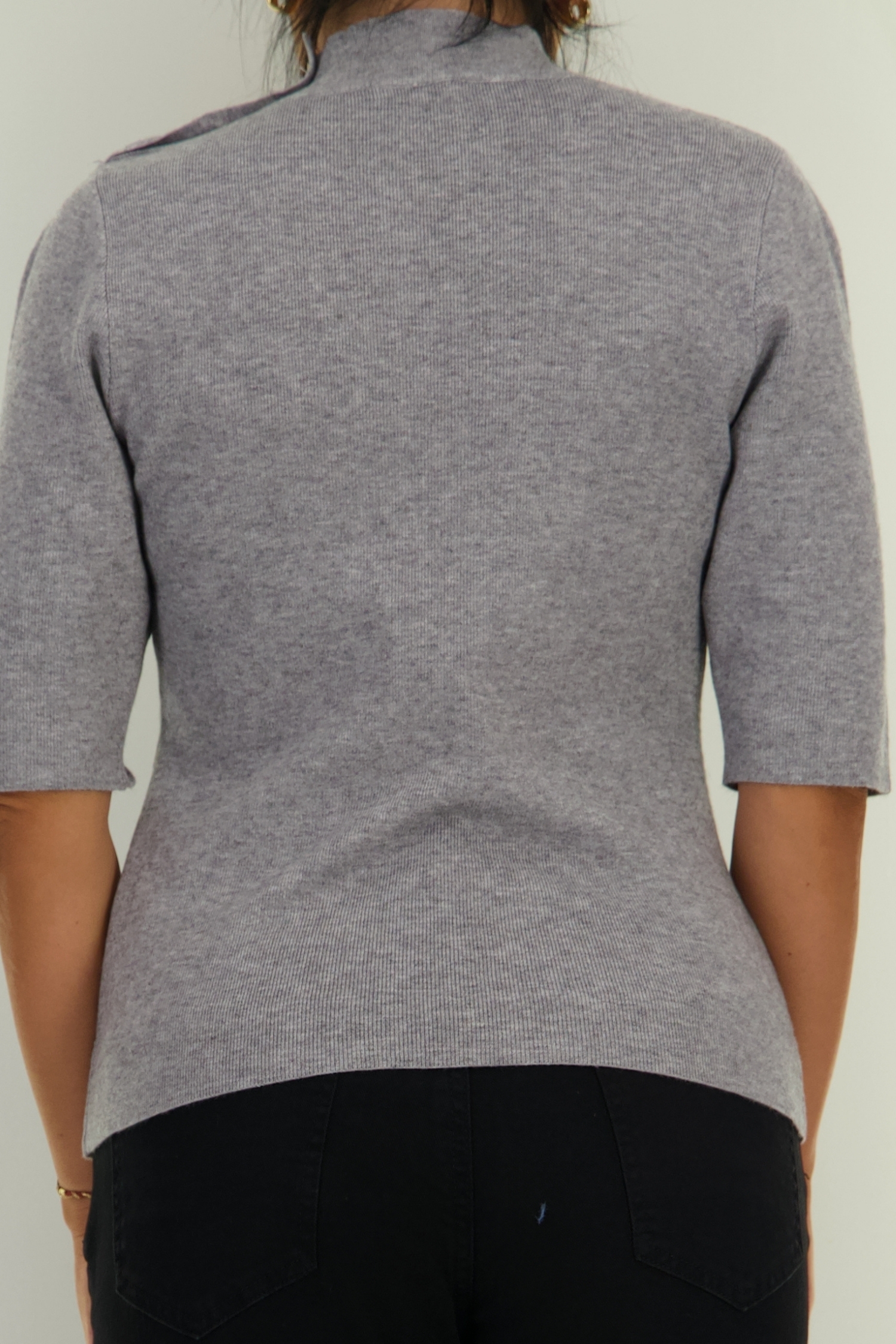Bluza dama din tricot fin gri cu un croi larg , guler inalt si nasturi decorativi 5 - StarShinerS.ro