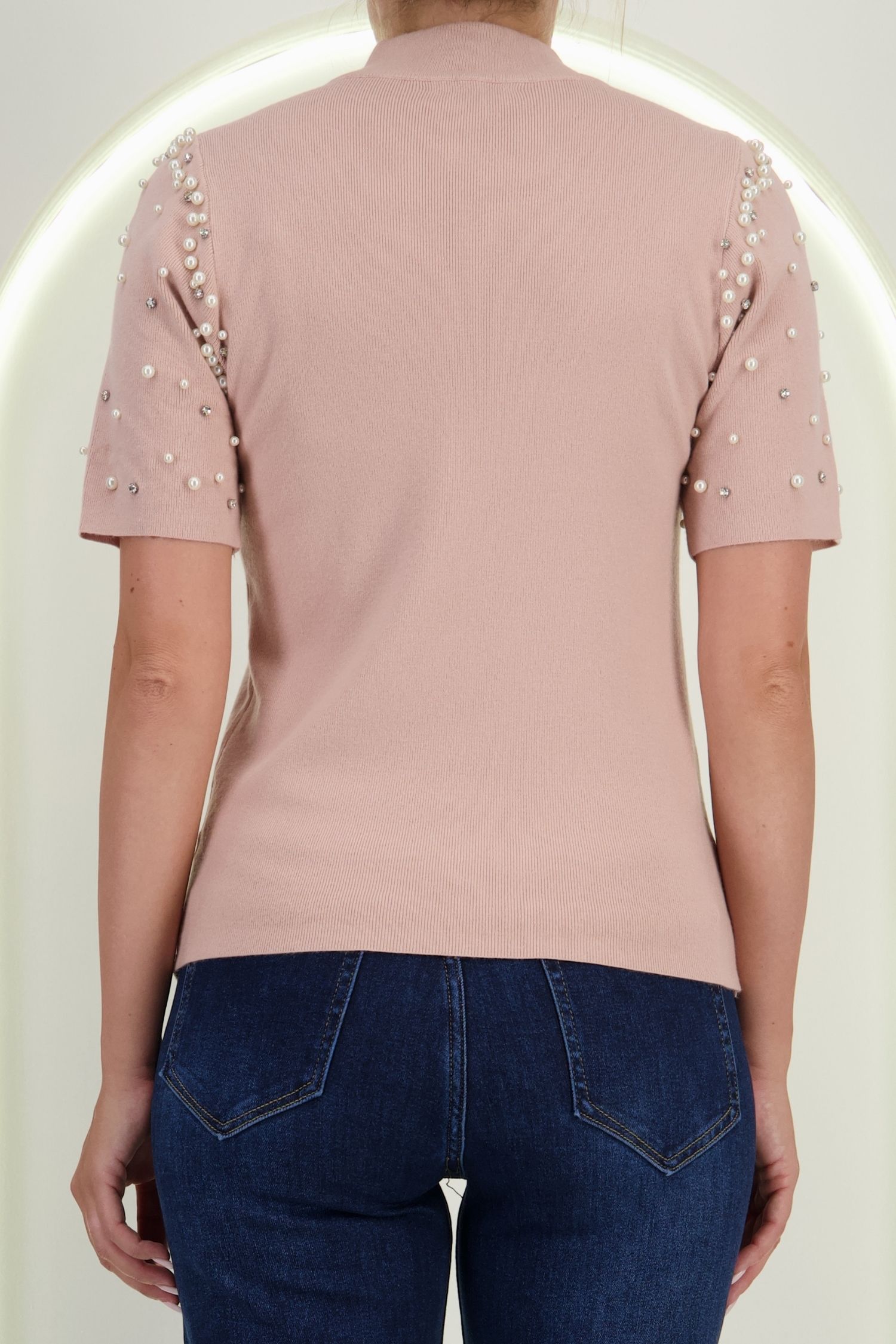Bluza dama din tricot fin roz pudra cu un croi larg accesorizata cu perle si pietre strass 7 - StarShinerS.ro