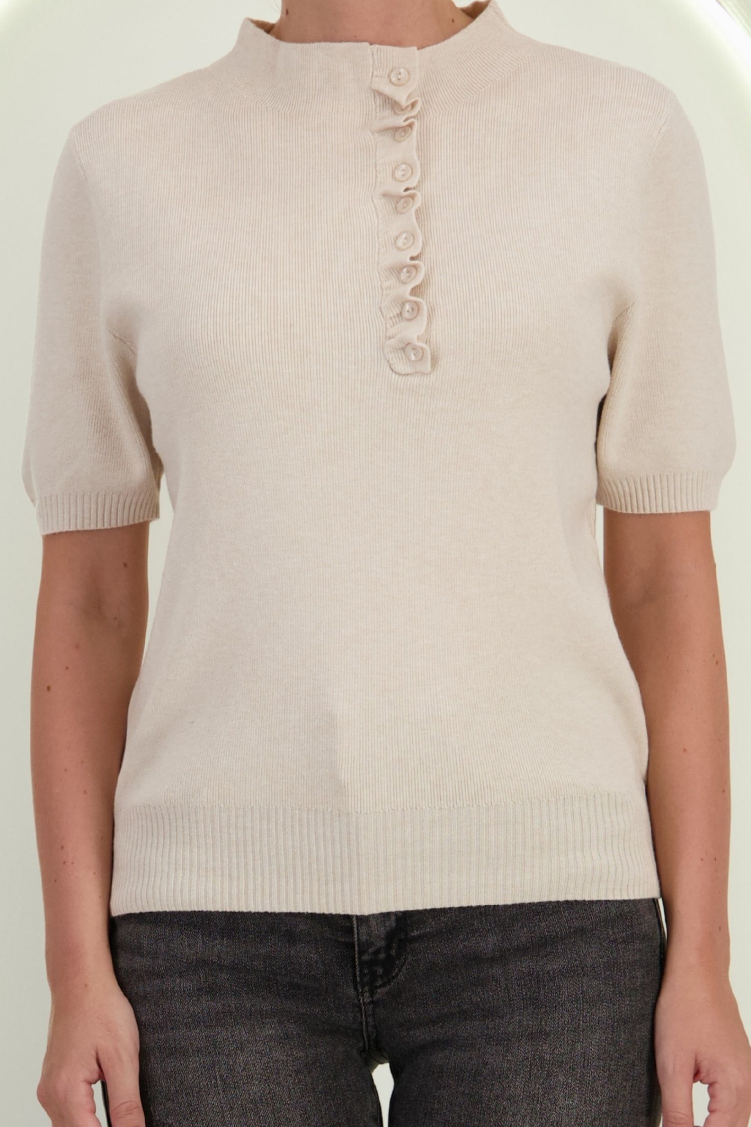 Bluza dama din tricot fin crem cu maneca scurta cu un croi larg si guler inalt 4 - StarShinerS.ro