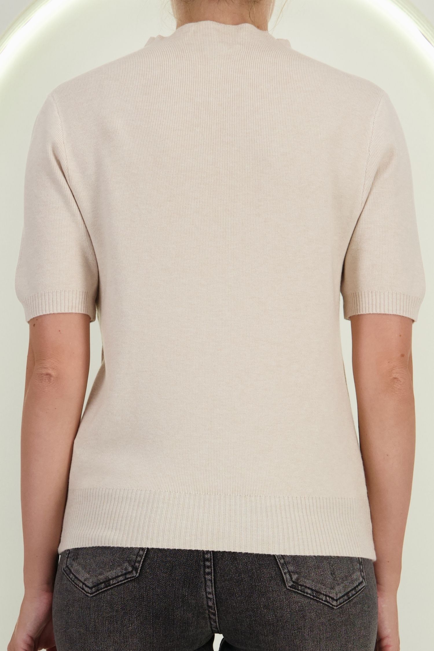 Bluza dama din tricot fin crem cu maneca scurta cu un croi larg si guler inalt 5 - StarShinerS.ro