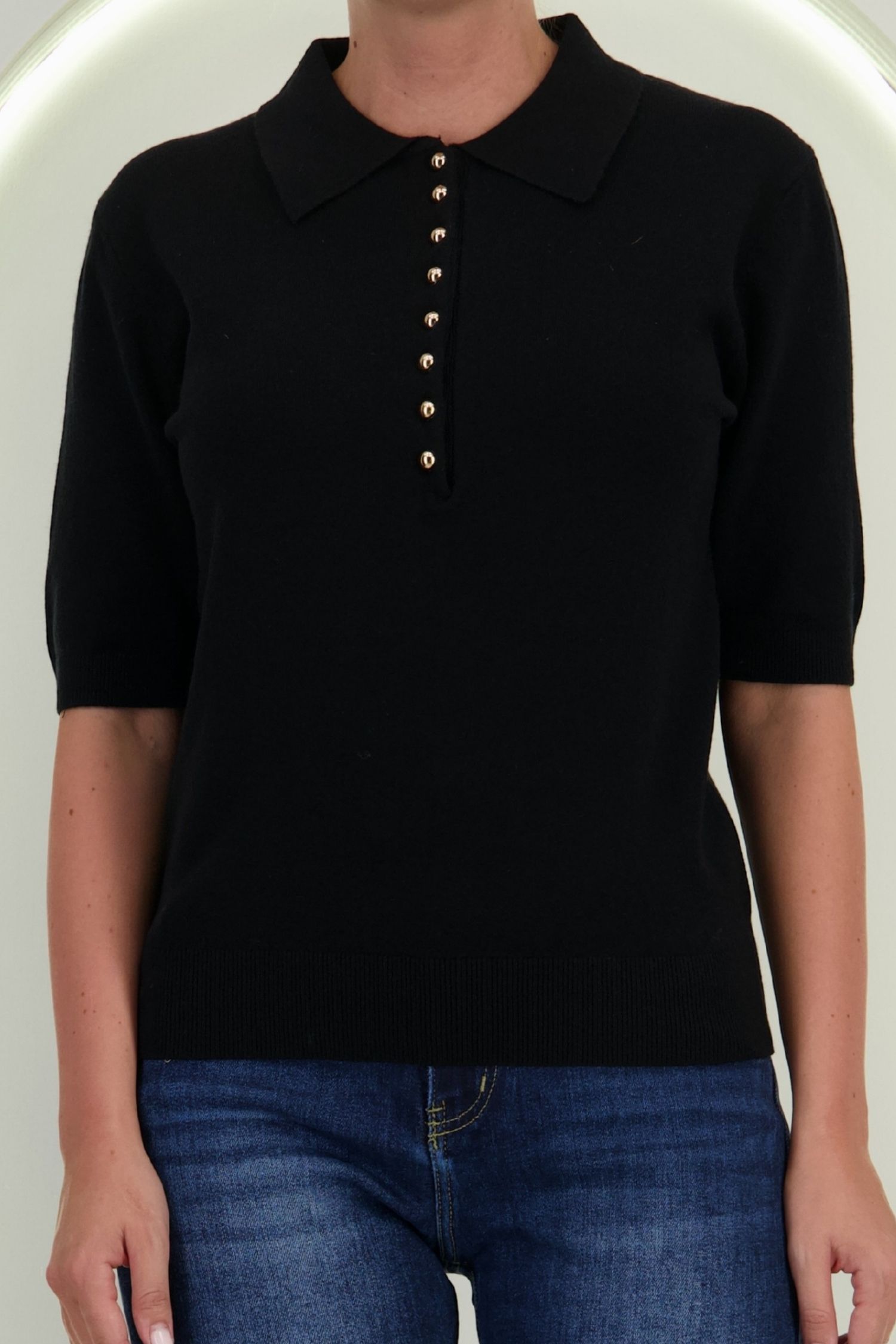 Bluza dama din tricot fin neagra cu maneca scurta si croi larg cu nasturi contrastanti 3 - StarShinerS.ro