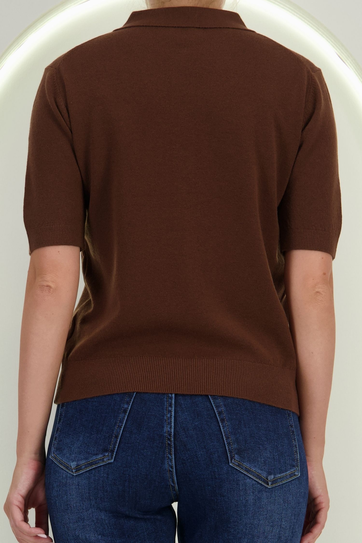 Bluza dama din tricot fin maro cu maneca scurta si croi larg cu nasturi contrastanti 5 - StarShinerS.ro
