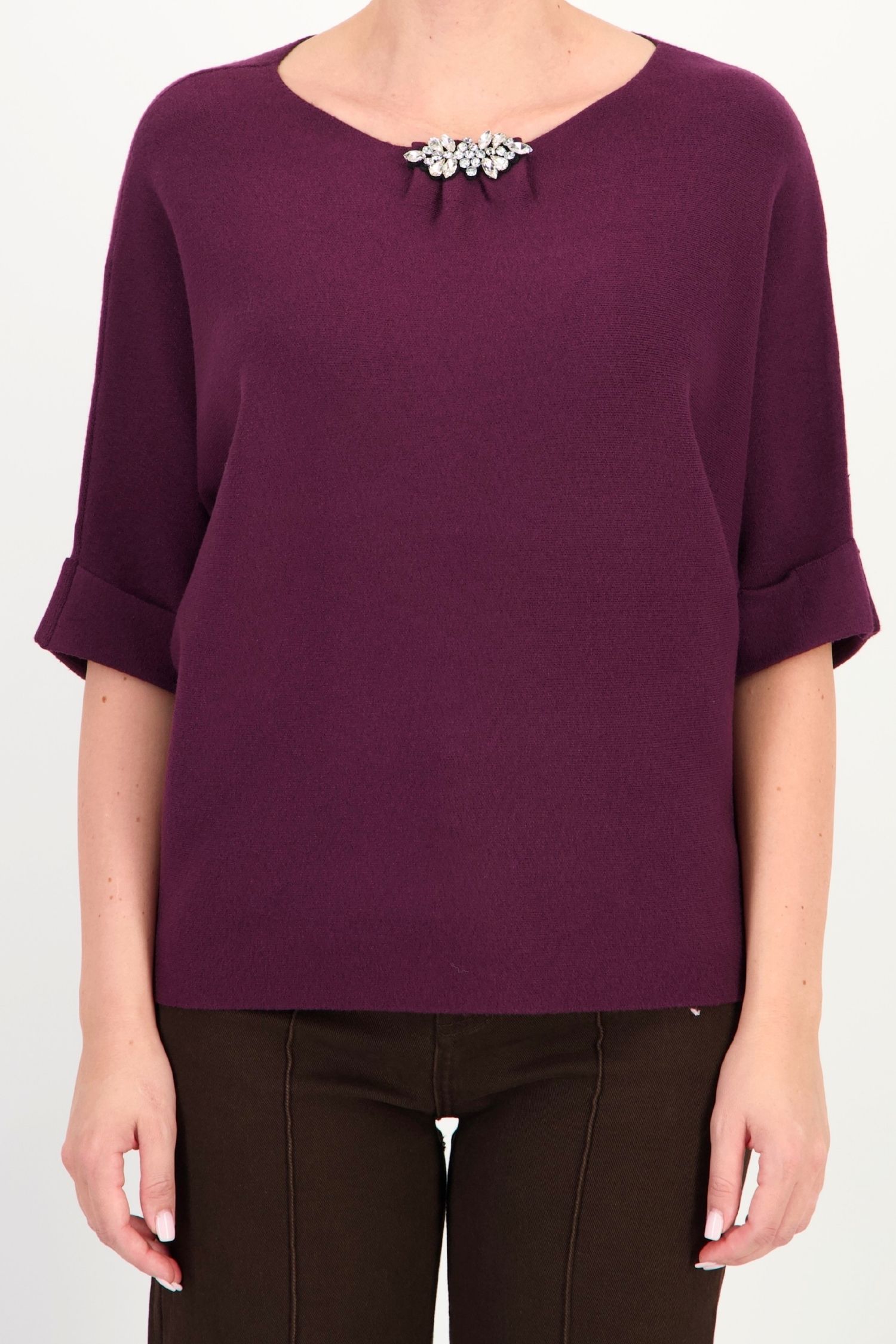 Bluza dama din tricot fin visinie cu un croi larg si accesoriu cu pietre strass 4 - StarShinerS.ro