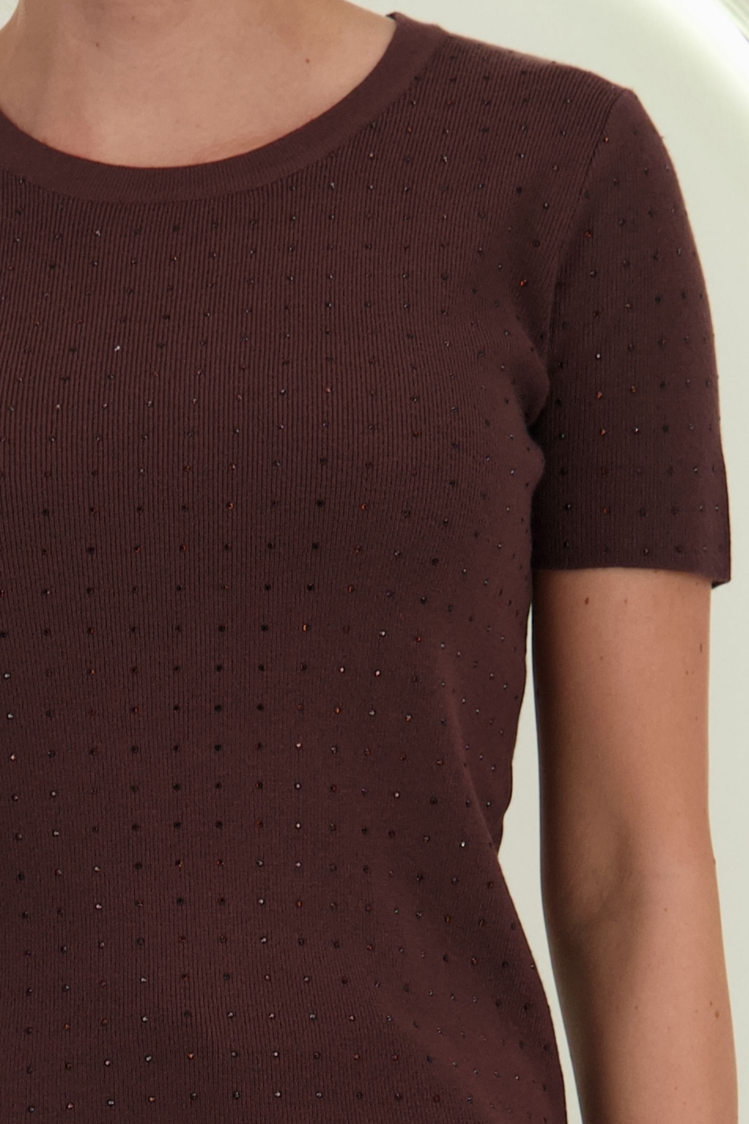 Bluza dama din tricot fin maro mulata accesorizata cu pietre strass 2 - StarShinerS.ro
