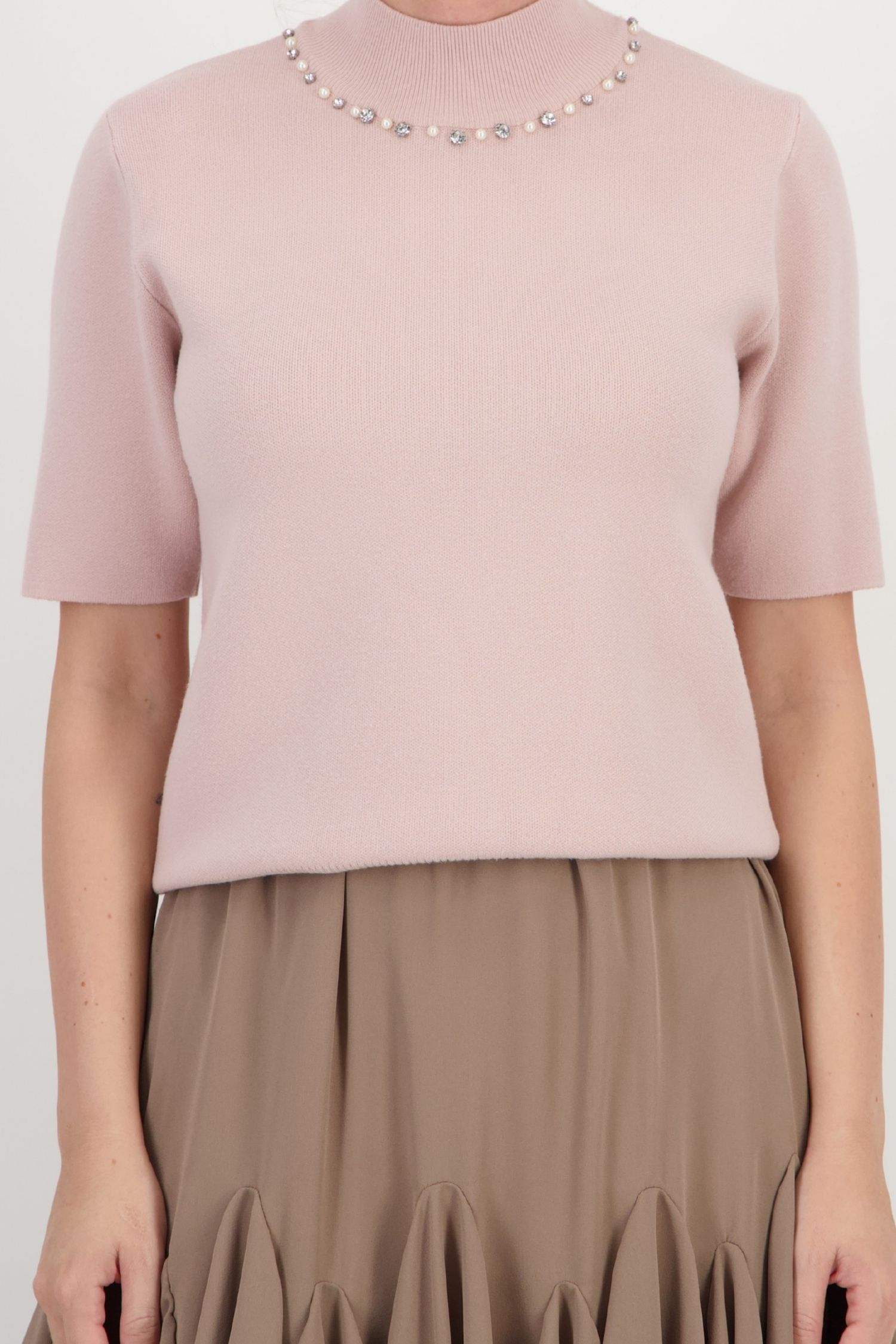 Bluza dama din tricot fin roz pudra cu un croi larg accesorizata cu pietre strass si perle 4 - StarShinerS.ro