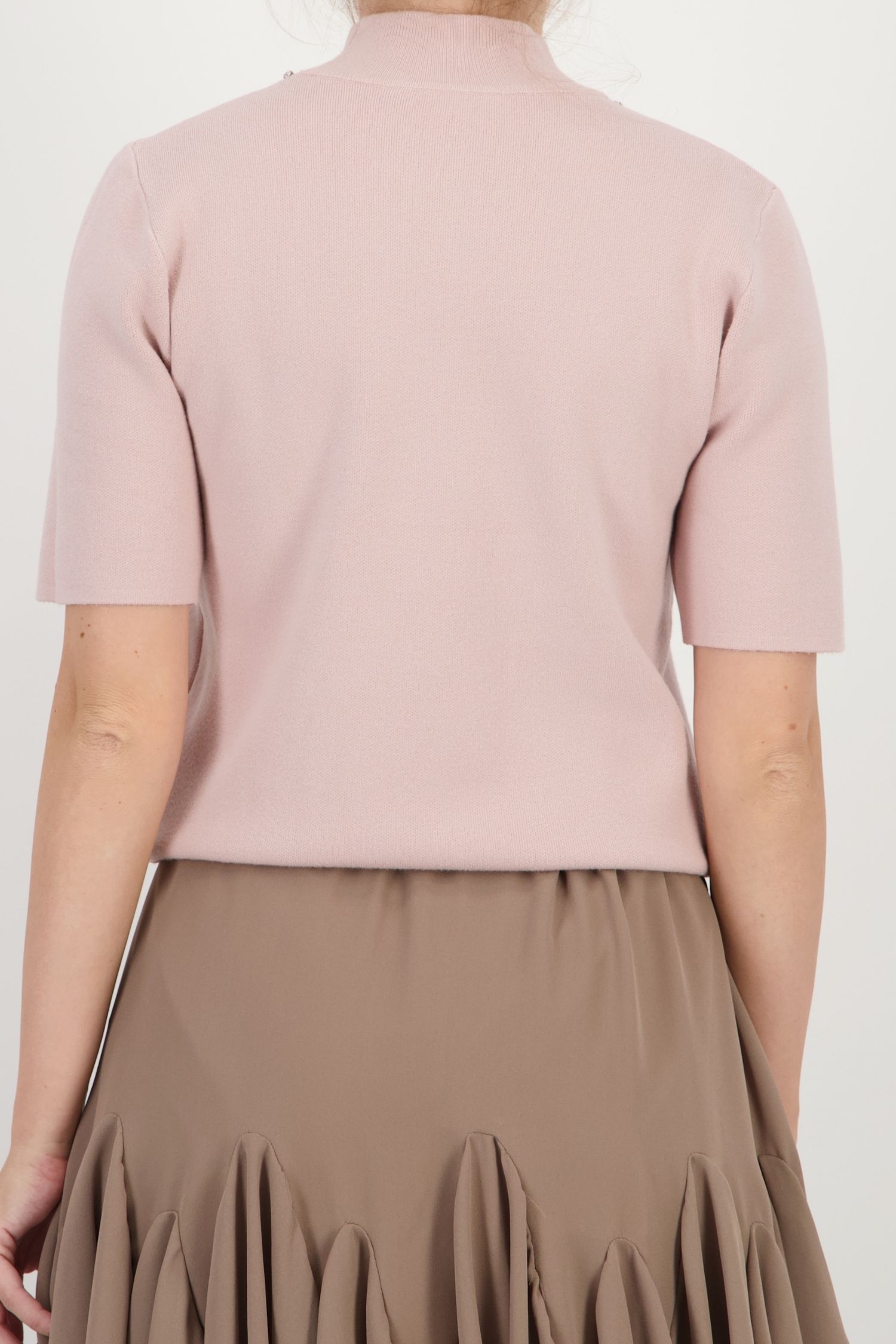 Bluza dama din tricot fin roz pudra cu un croi larg accesorizata cu pietre strass si perle 5 - StarShinerS.ro