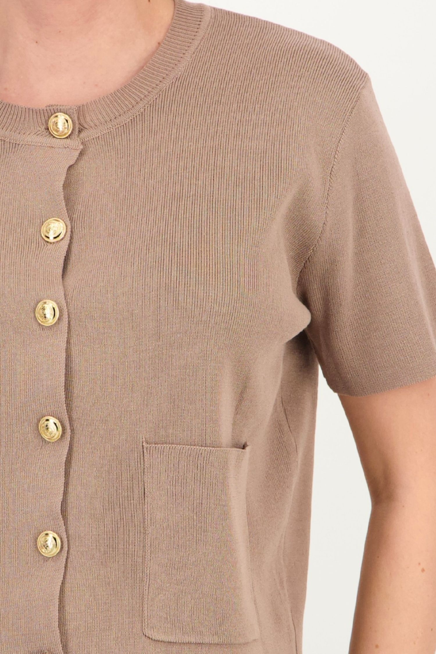 Bluza dama din tricot fin bej cu un croi larg si buzunare frontale 3 - StarShinerS.ro