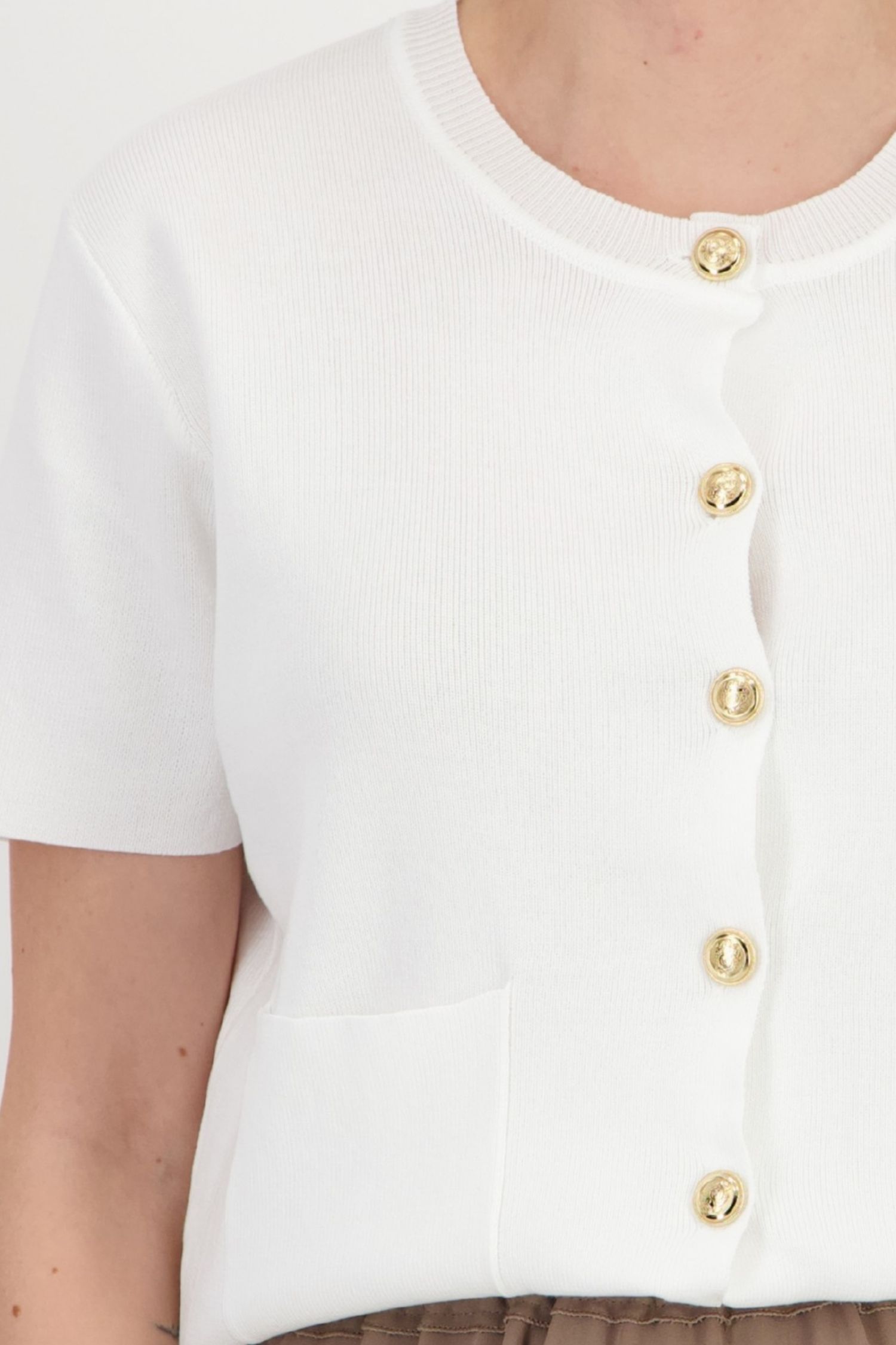 Bluza dama din tricot fin alba cu un croi larg si buzunare frontale 3 - StarShinerS.ro