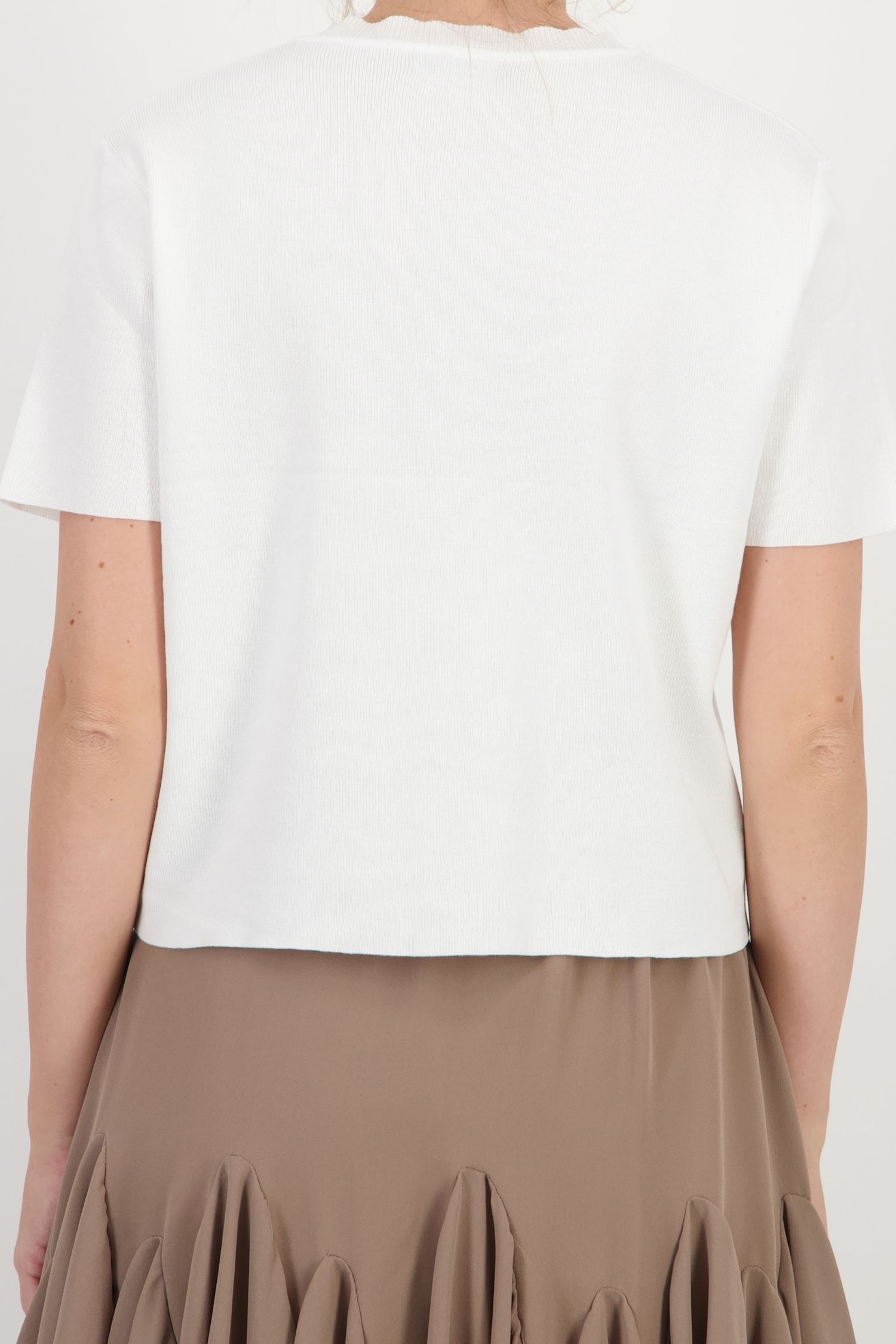 Bluza dama din tricot fin alba cu un croi larg si buzunare frontale 5 - StarShinerS.ro