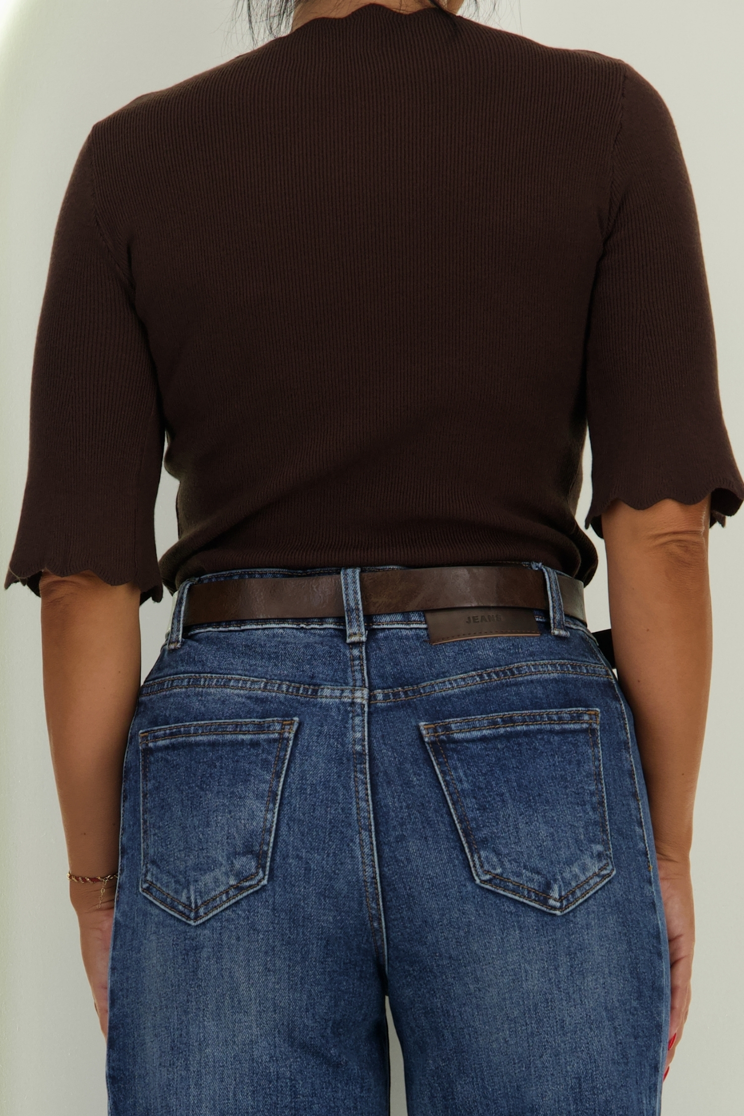 Bluza dama din tricot fin maro cu un croi mulat si decupaje speciale 5 - StarShinerS.ro