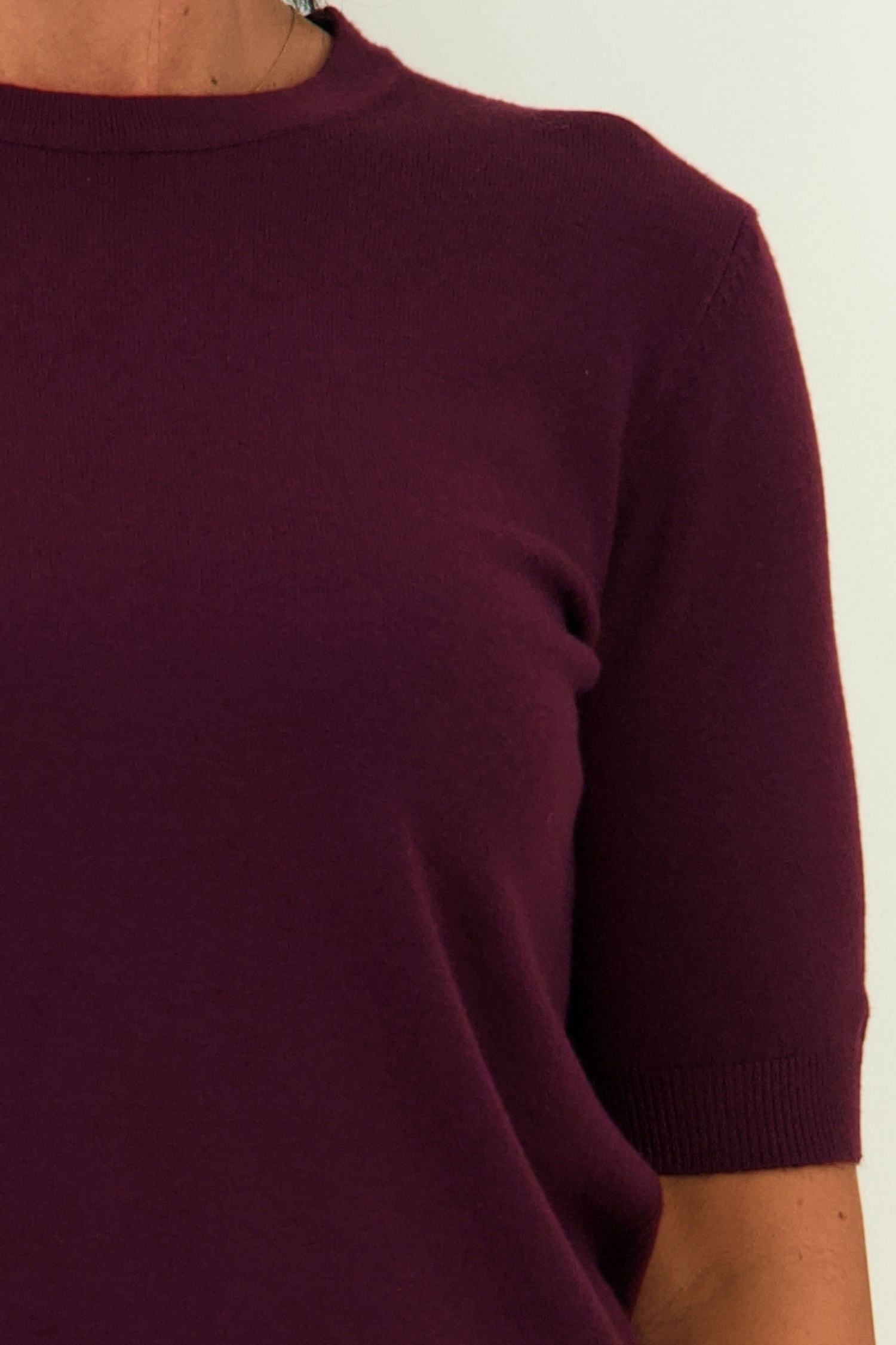 Bluza dama din tricot fin visinie cu un croi mulat 3 - StarShinerS.ro