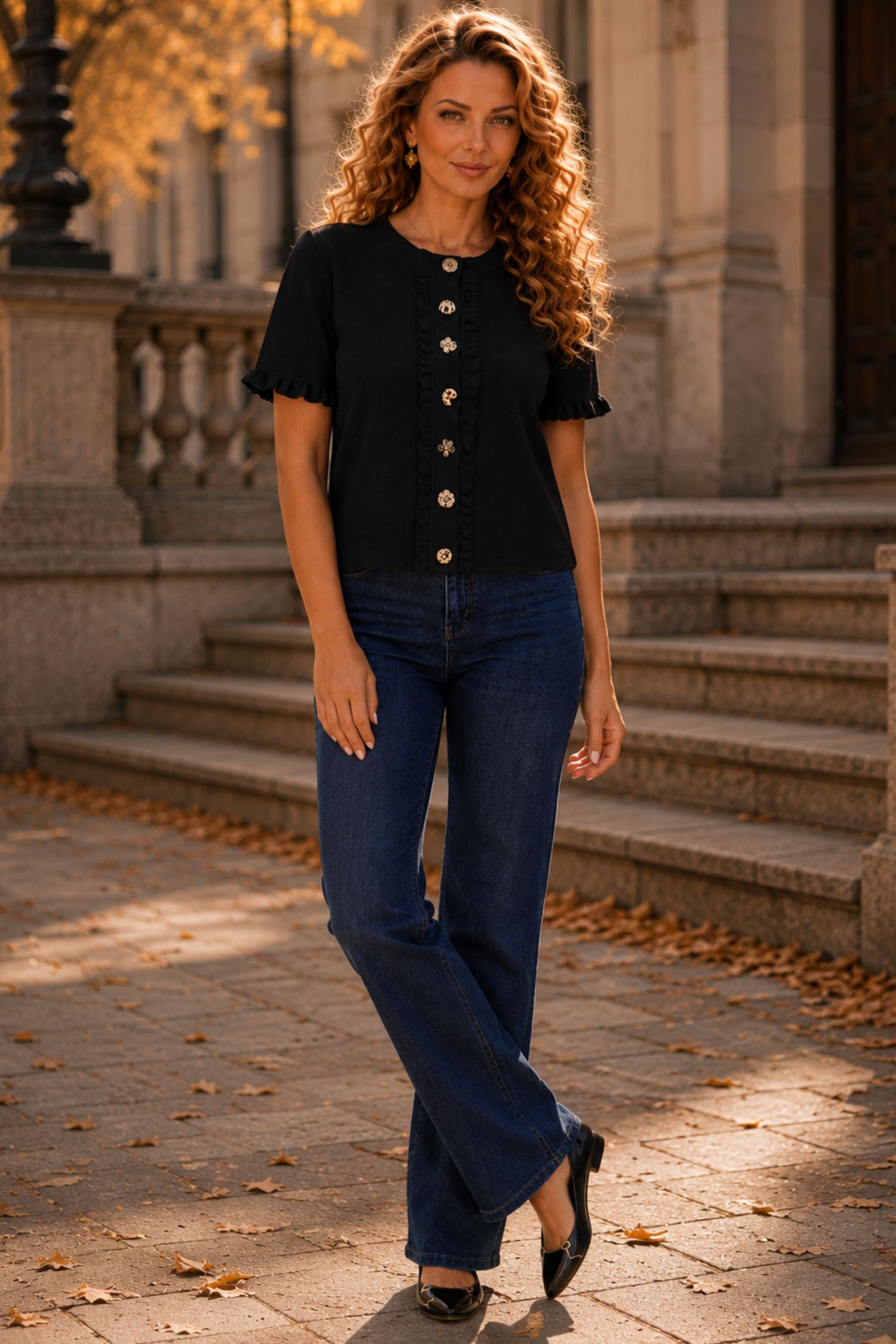 Bluza dama din tricot fin neagra cu un croi larg si nasturi aurii decorativi 2 - StarShinerS.ro