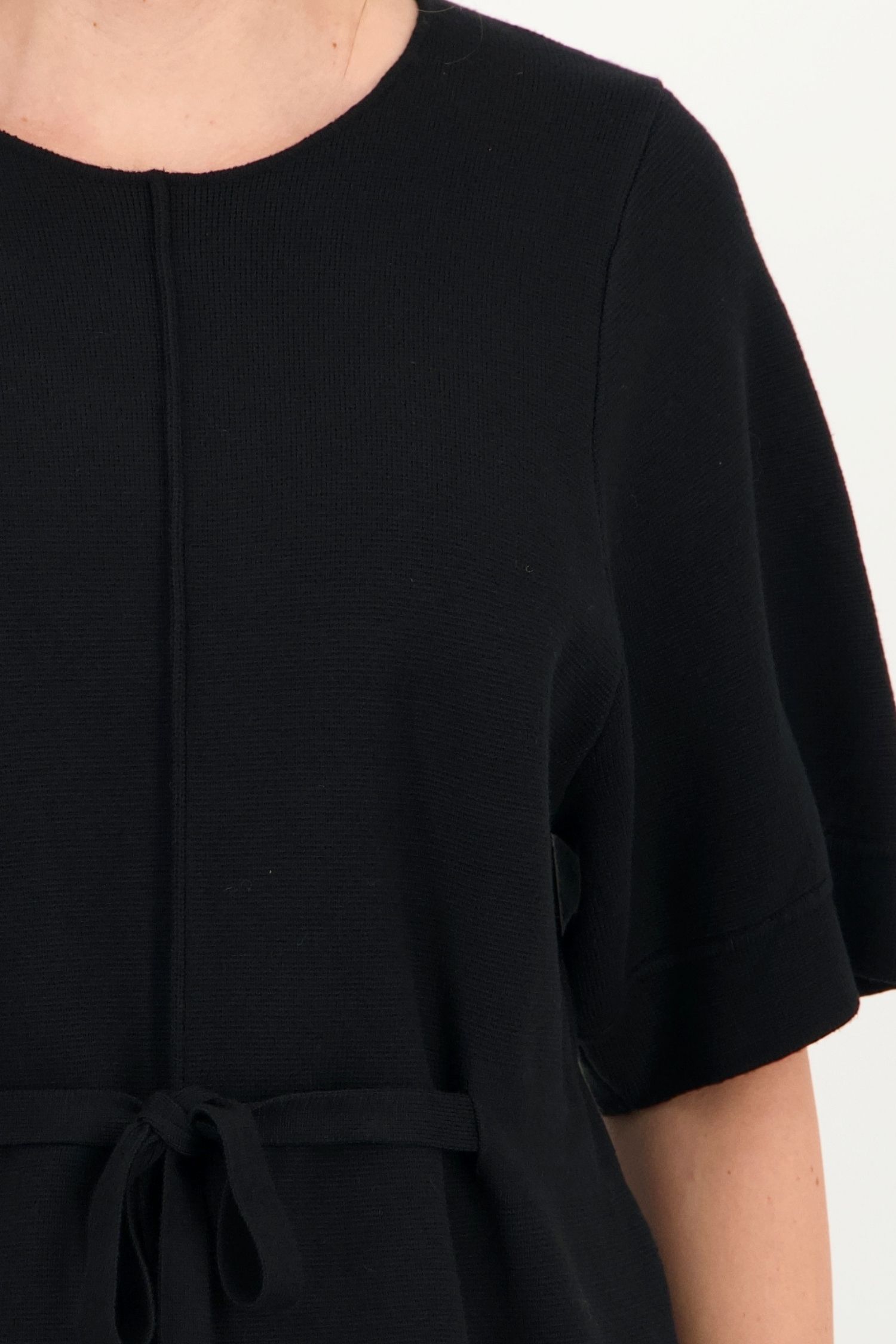 Bluza dama din tricot fin neagra cu un croi larg si cordon in talie 3 - StarShinerS.ro